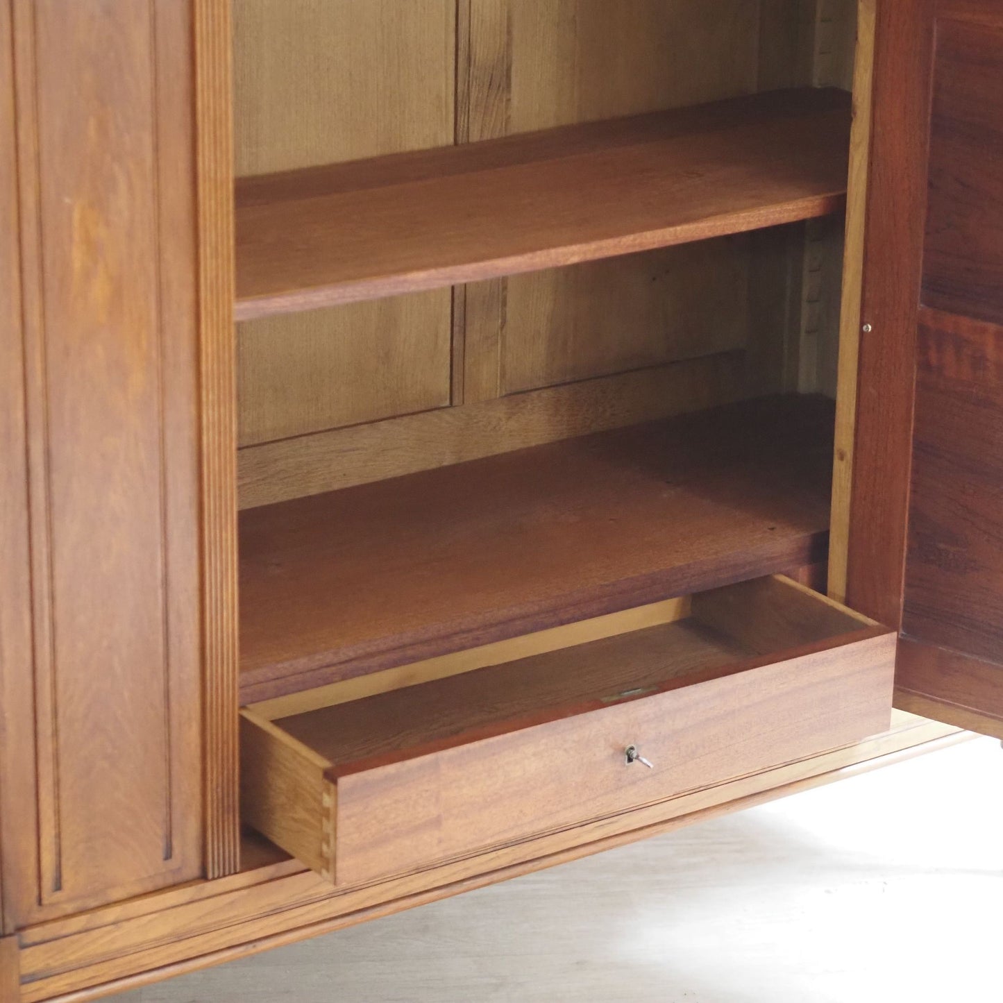 EPOCHE 1890 - Französischer Kleiderschrank mit Spiegel