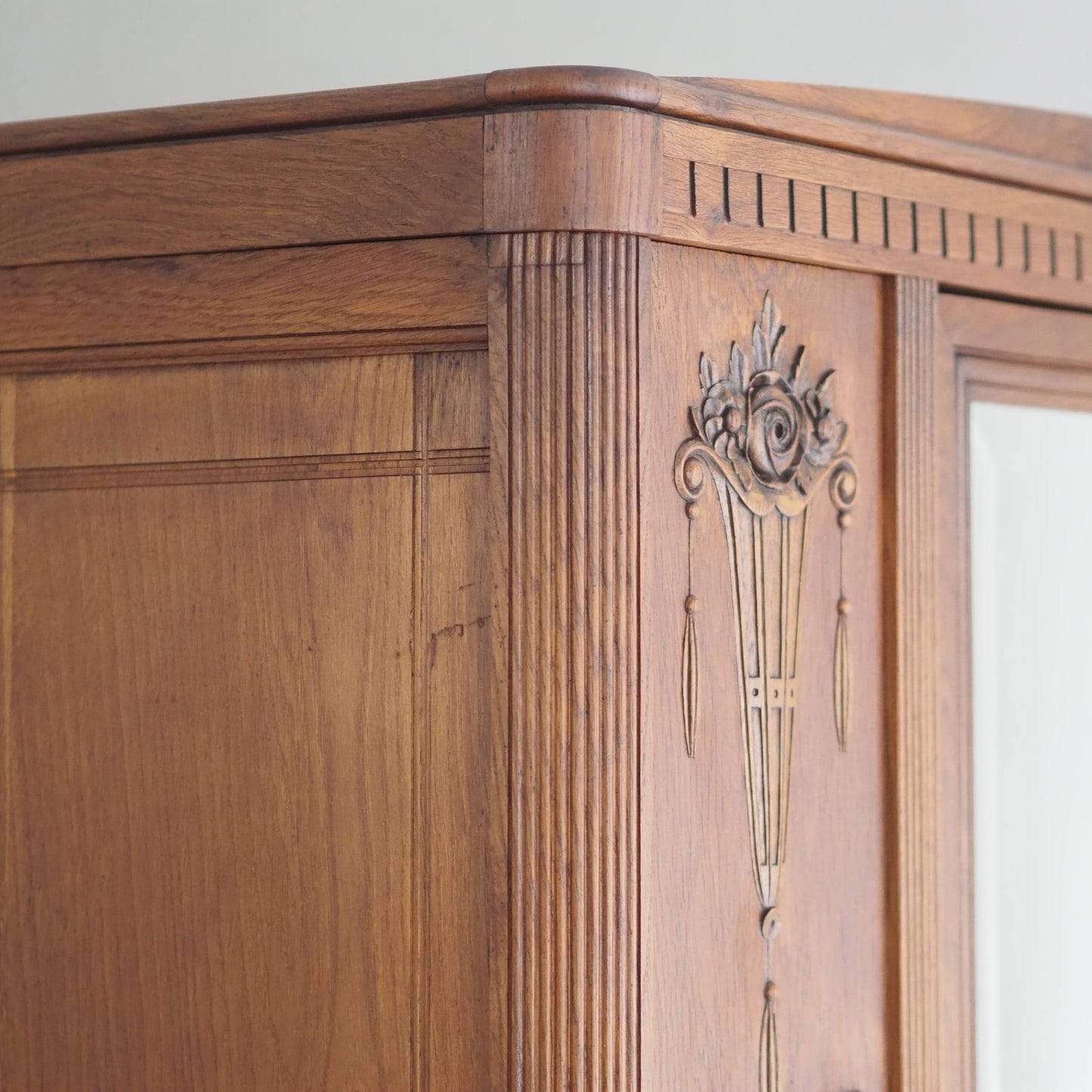 EPOCHE 1890 - Französischer Kleiderschrank mit Spiegel
