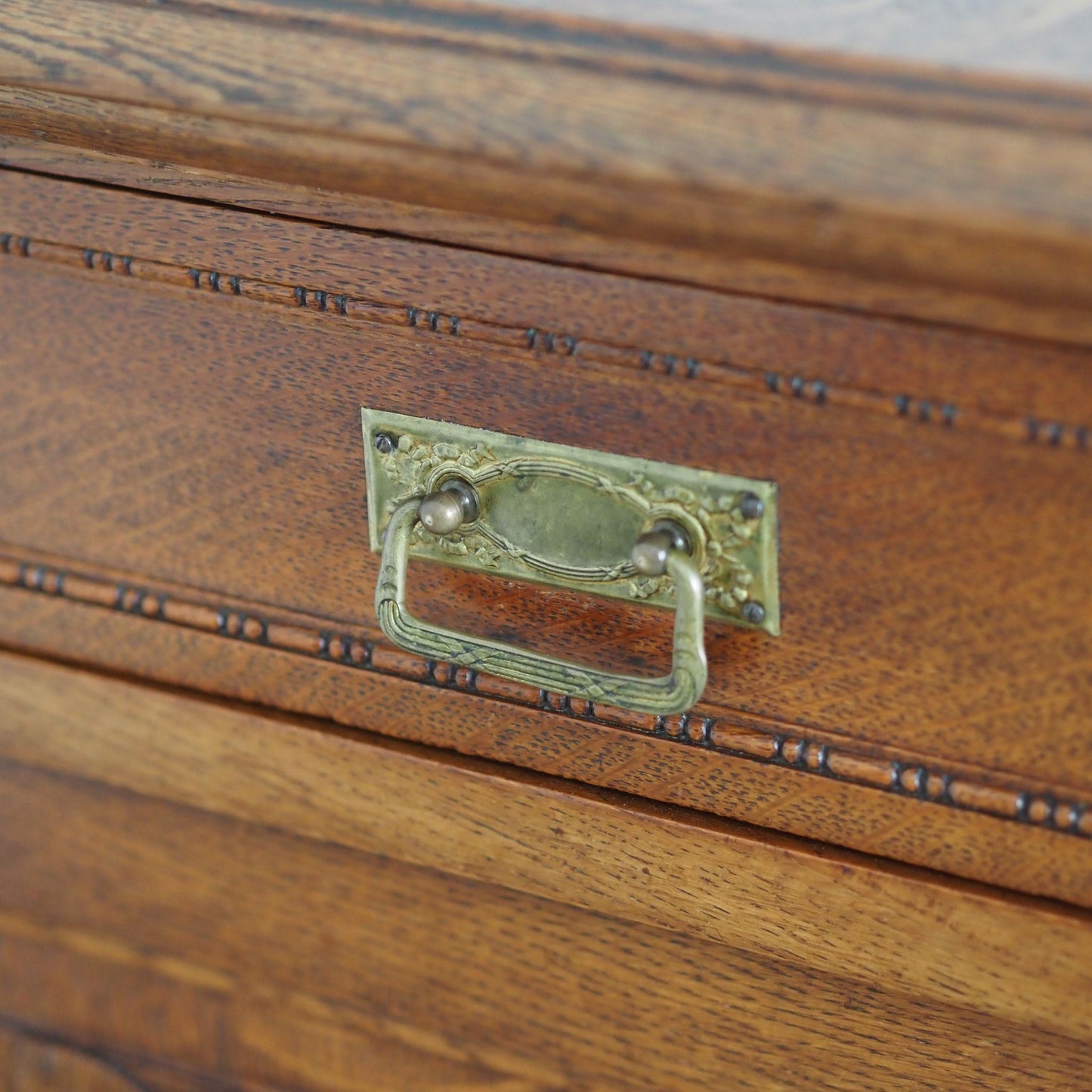 Antikes Gründerzeit Buffet mit Spiegelaufsatz um 1900