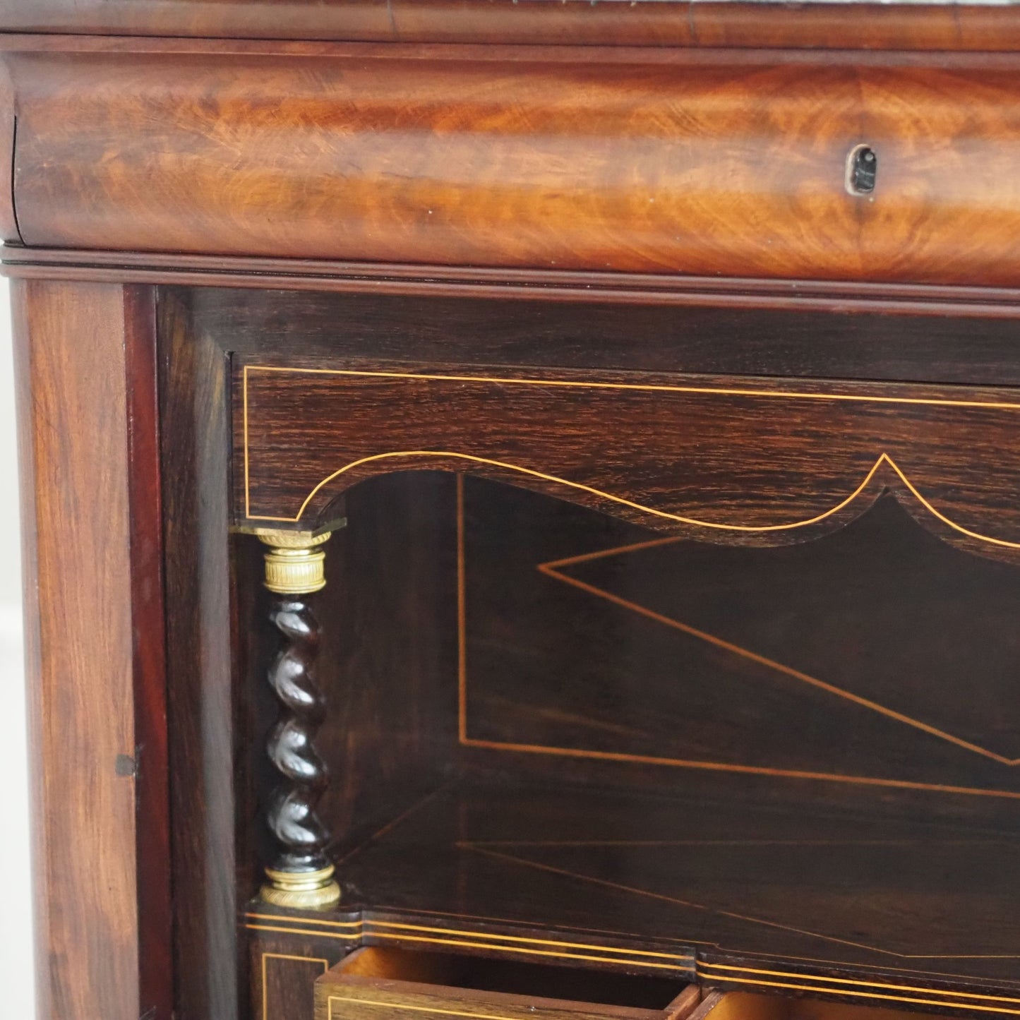 Antiker Mahagoni Biedermeier Sekretär mit Intarsien und Marmorplatte