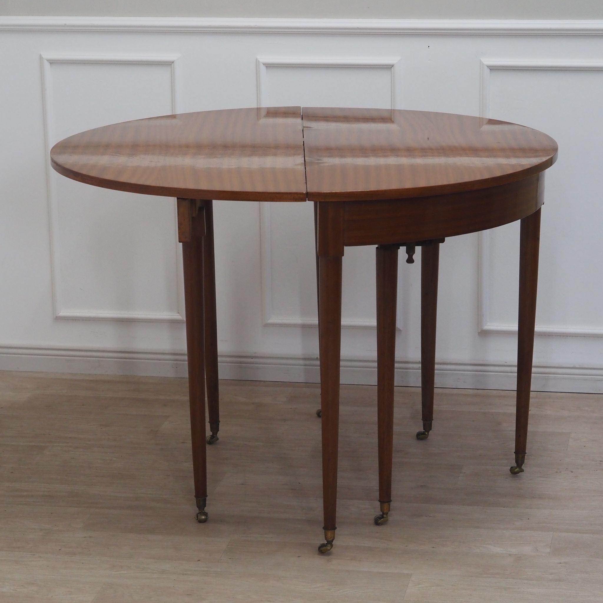 EPOCHE 1890 Konsolentisch / Esstisch