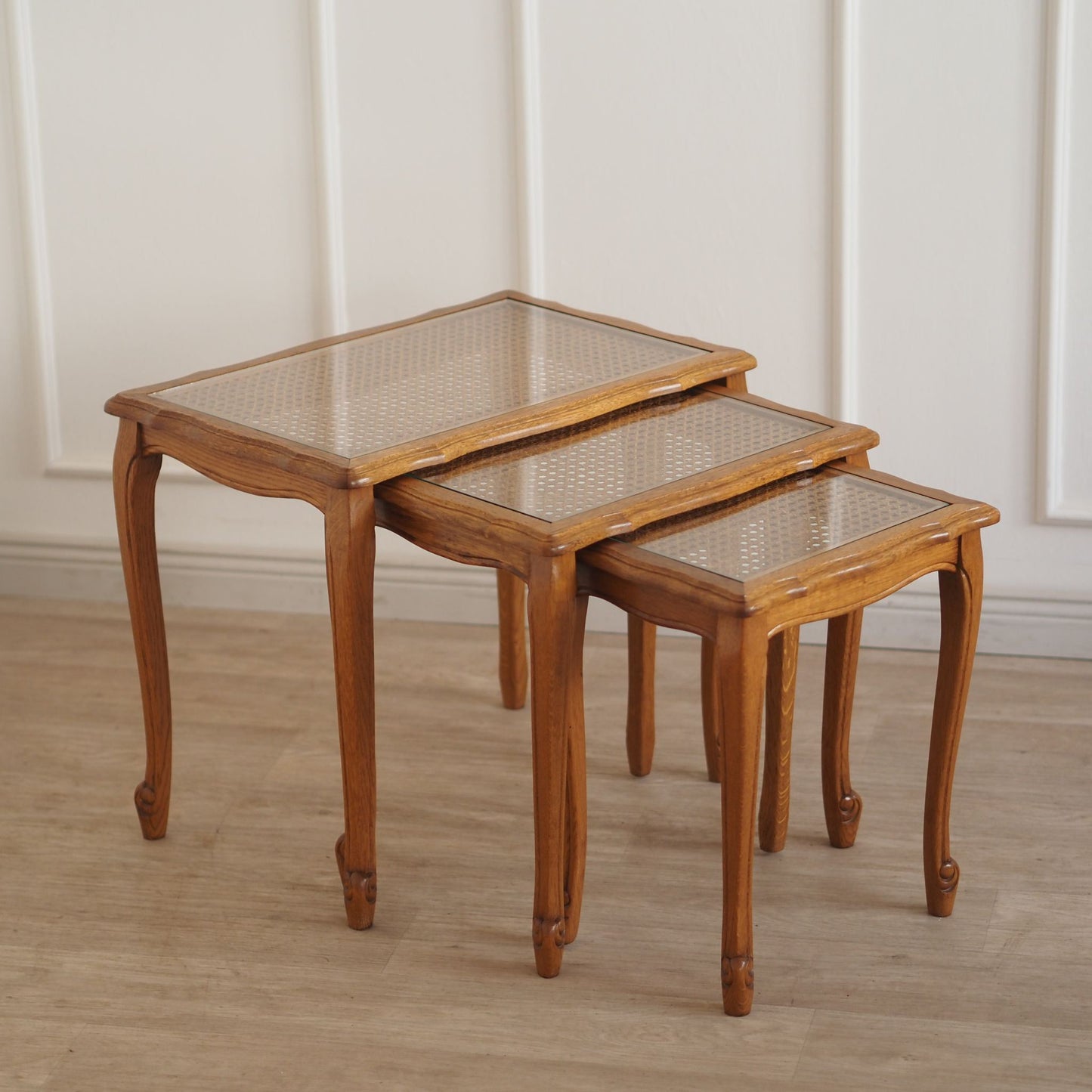 Vintage Satztische Holz Wiener Geflecht Set 3-teilig