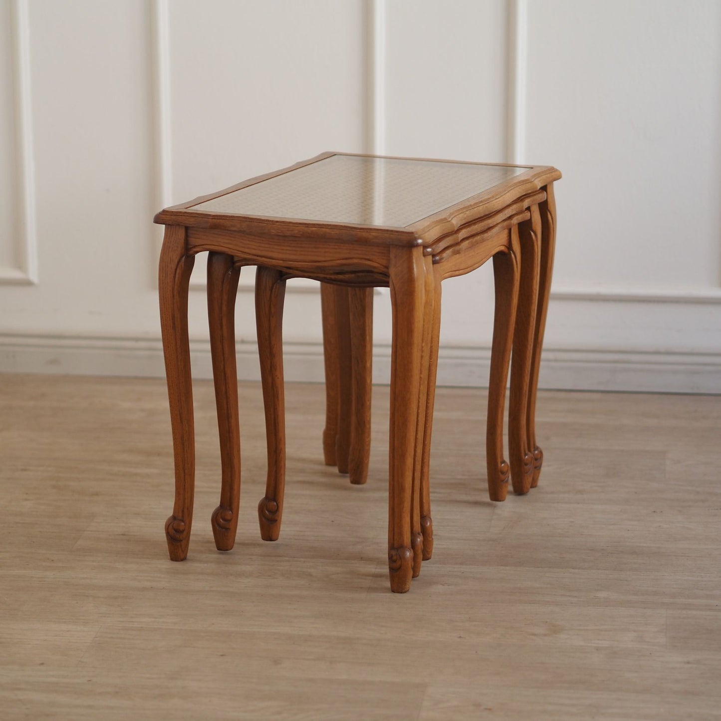 Vintage Satztische Holz Wiener Geflecht Set 3-teilig