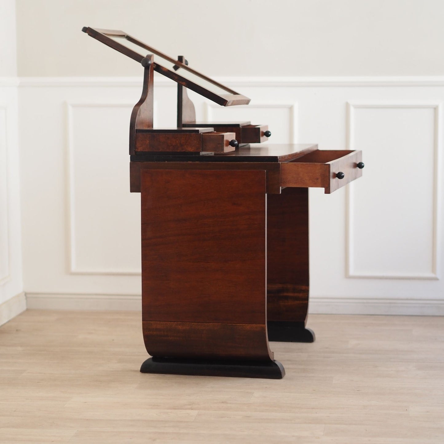 Art Déco Frisiertisch mit Spiegel um 1930
