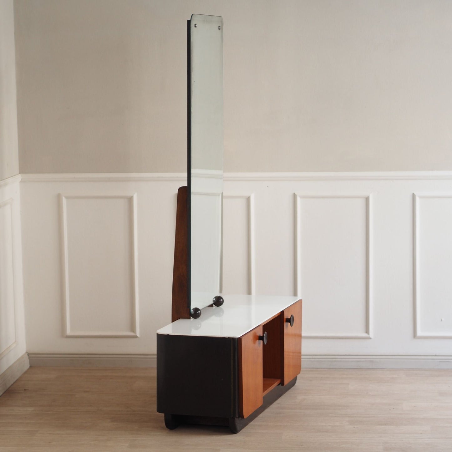 Mid-Century Modern Frisierkommode mit Spiegel