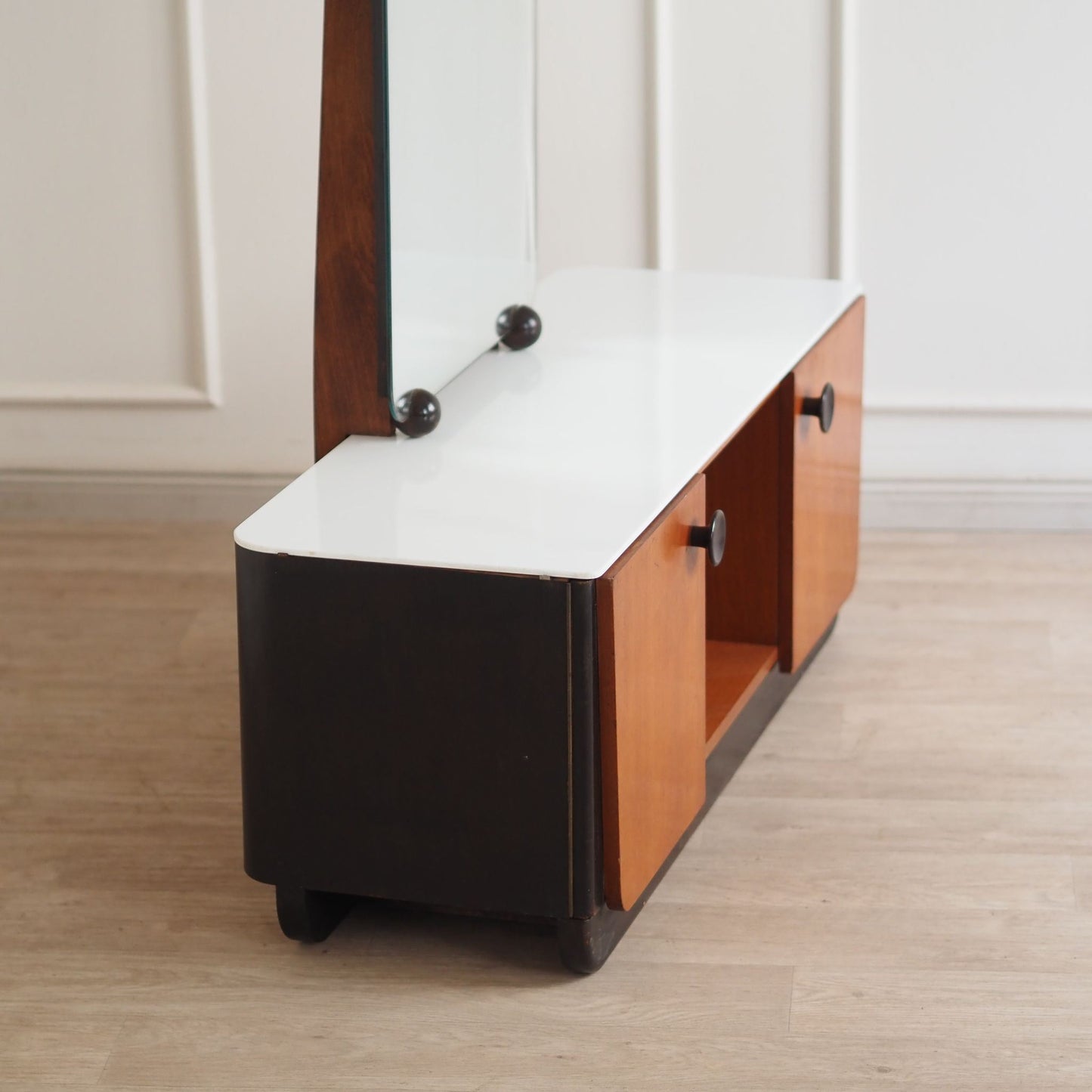 Mid-Century Modern Frisierkommode mit Spiegel