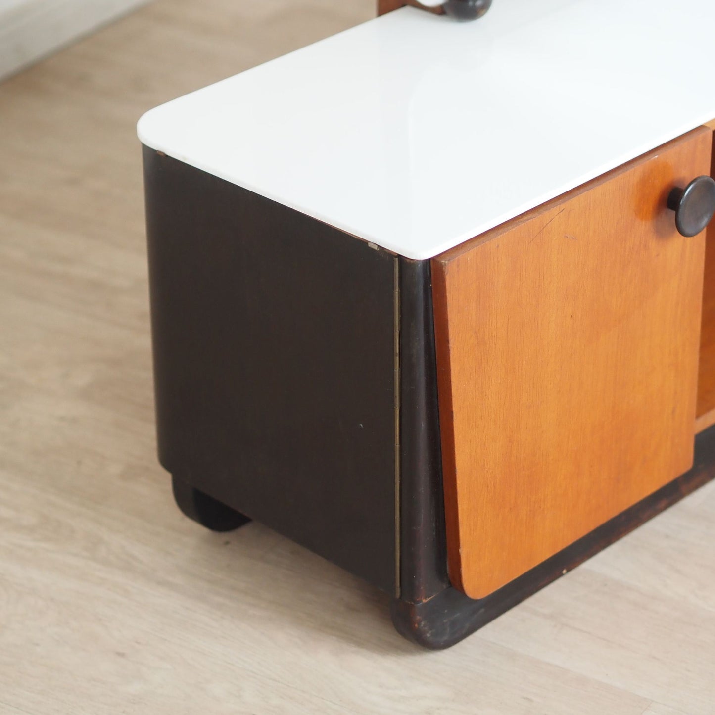 Mid-Century Modern Frisierkommode mit Spiegel