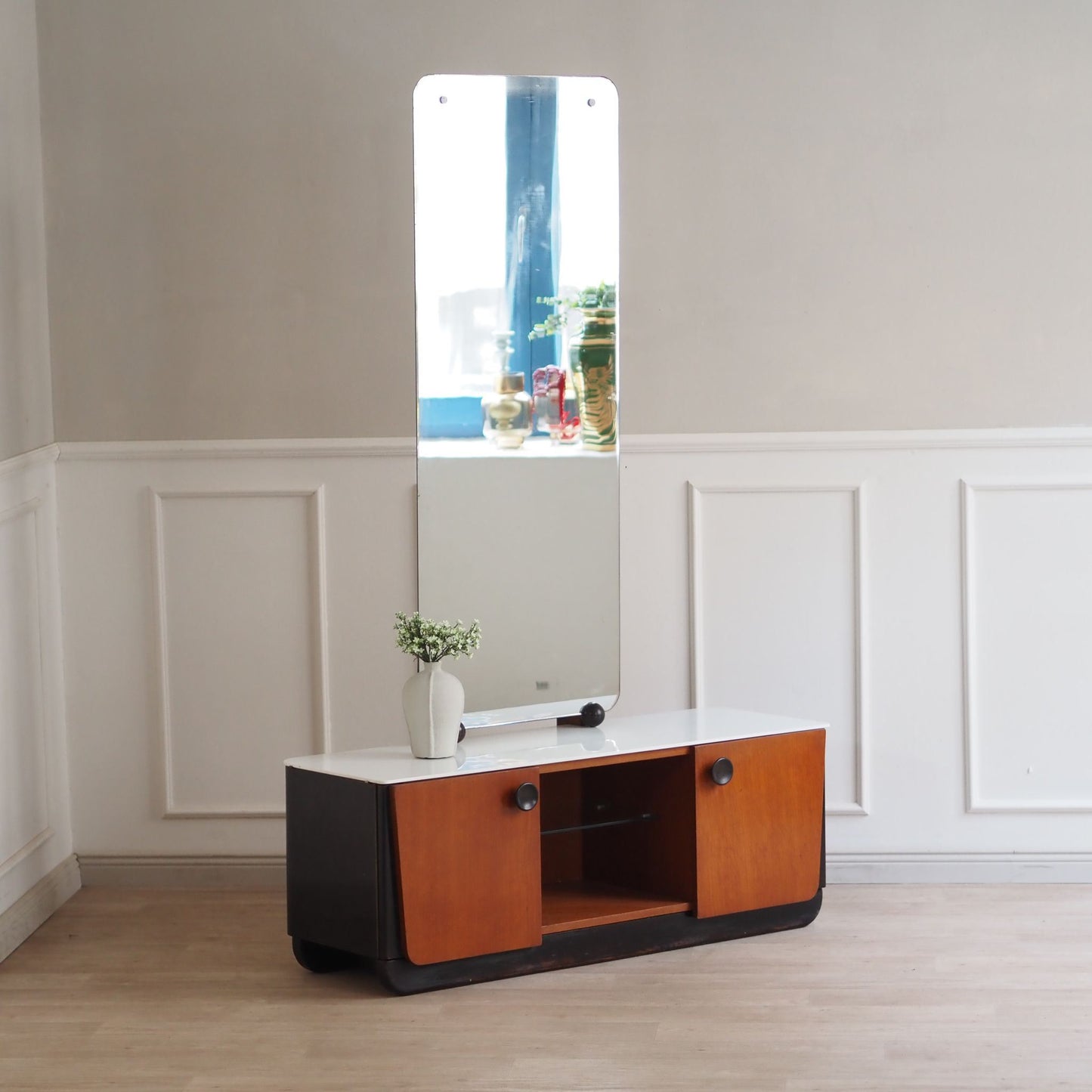 Mid-Century Modern Frisierkommode mit Spiegel