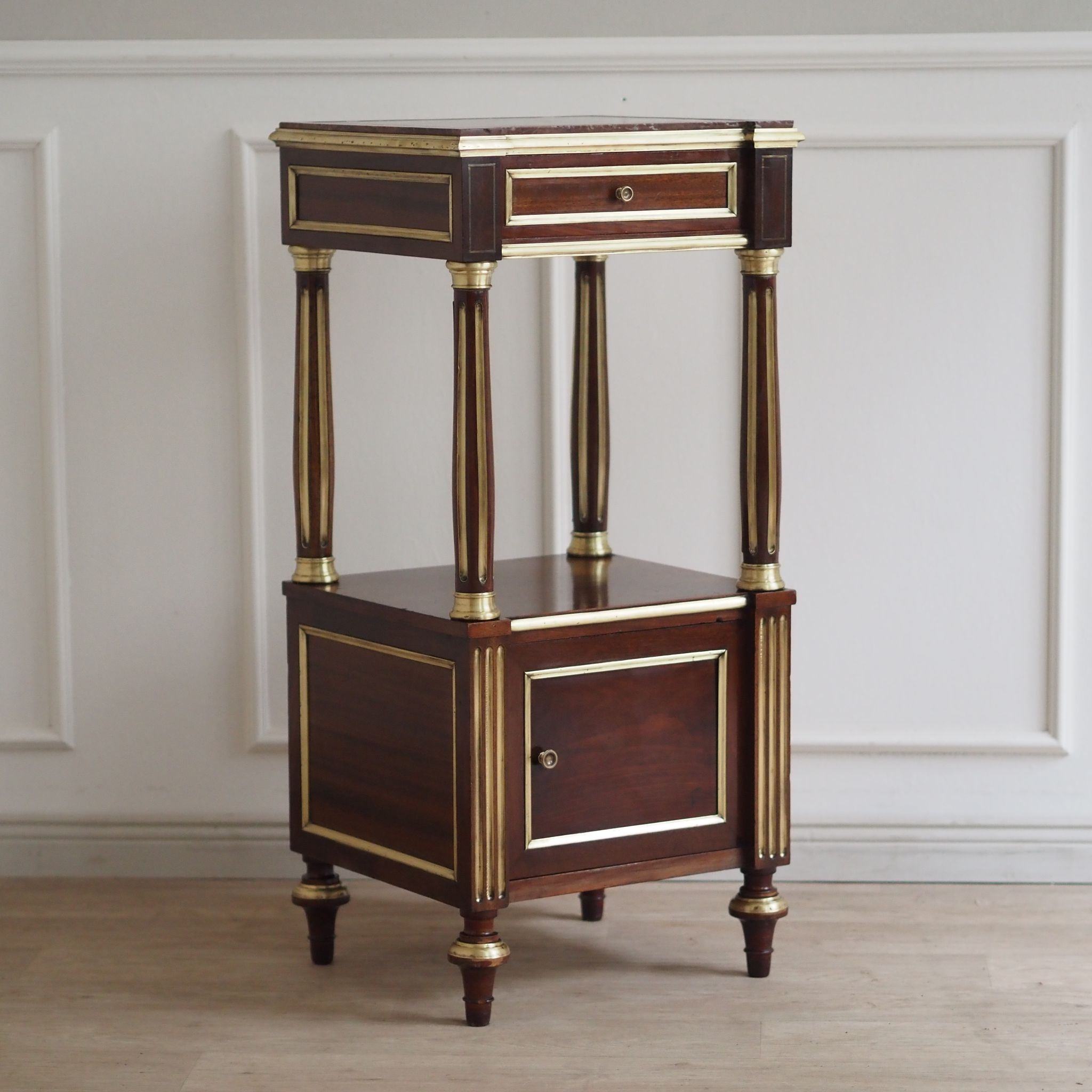 EPOCHE 1890 Antiker Empire Nachttisch