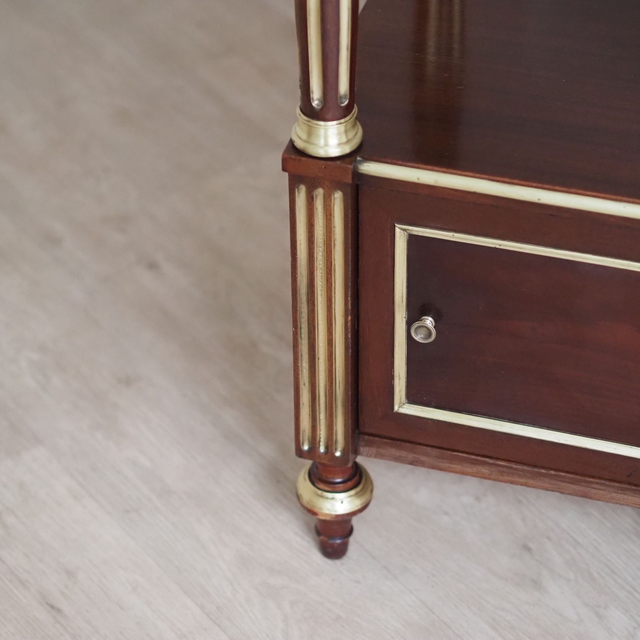 EPOCHE 1890 Antiker Empire Nachttisch