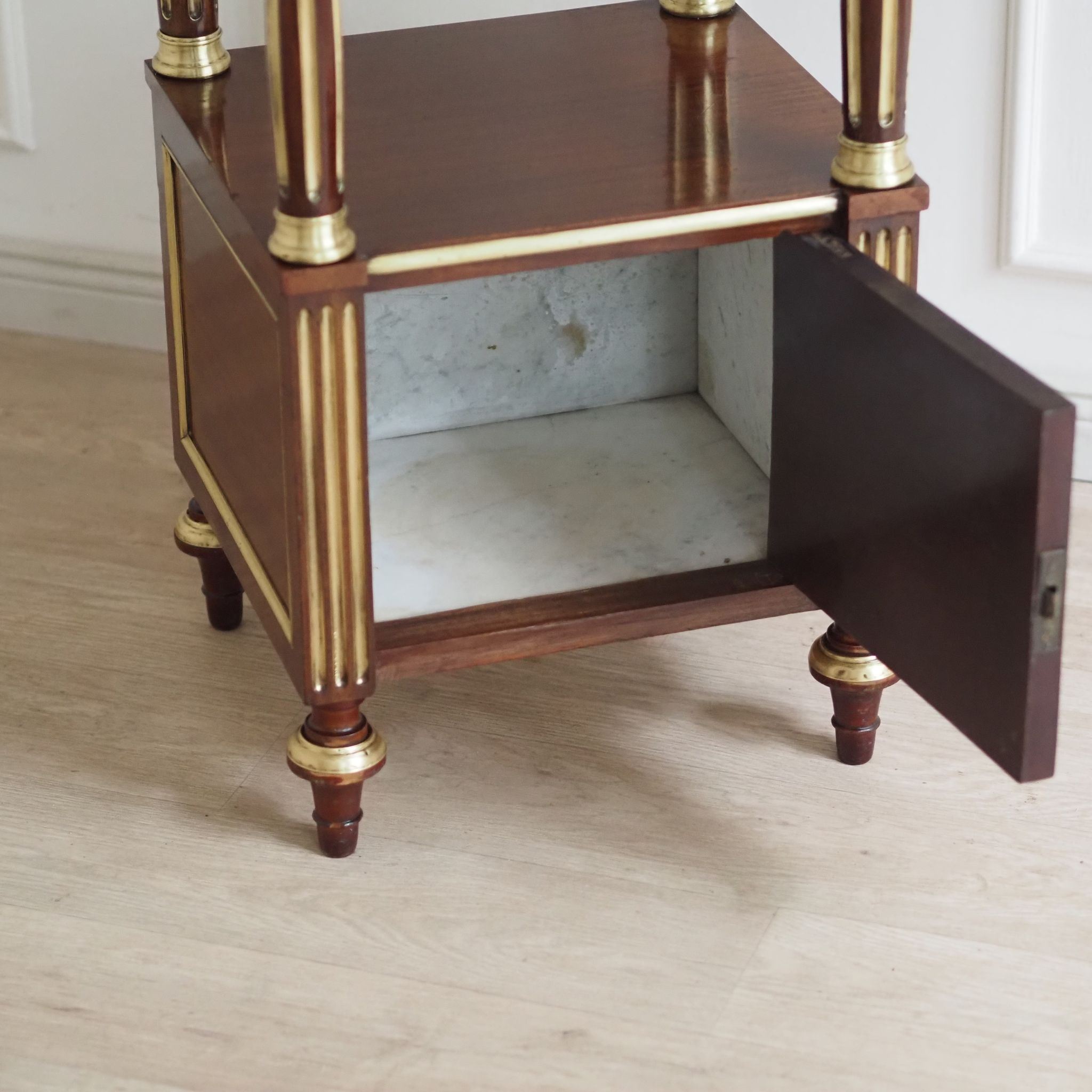 EPOCHE 1890 Antiker Empire Nachttisch