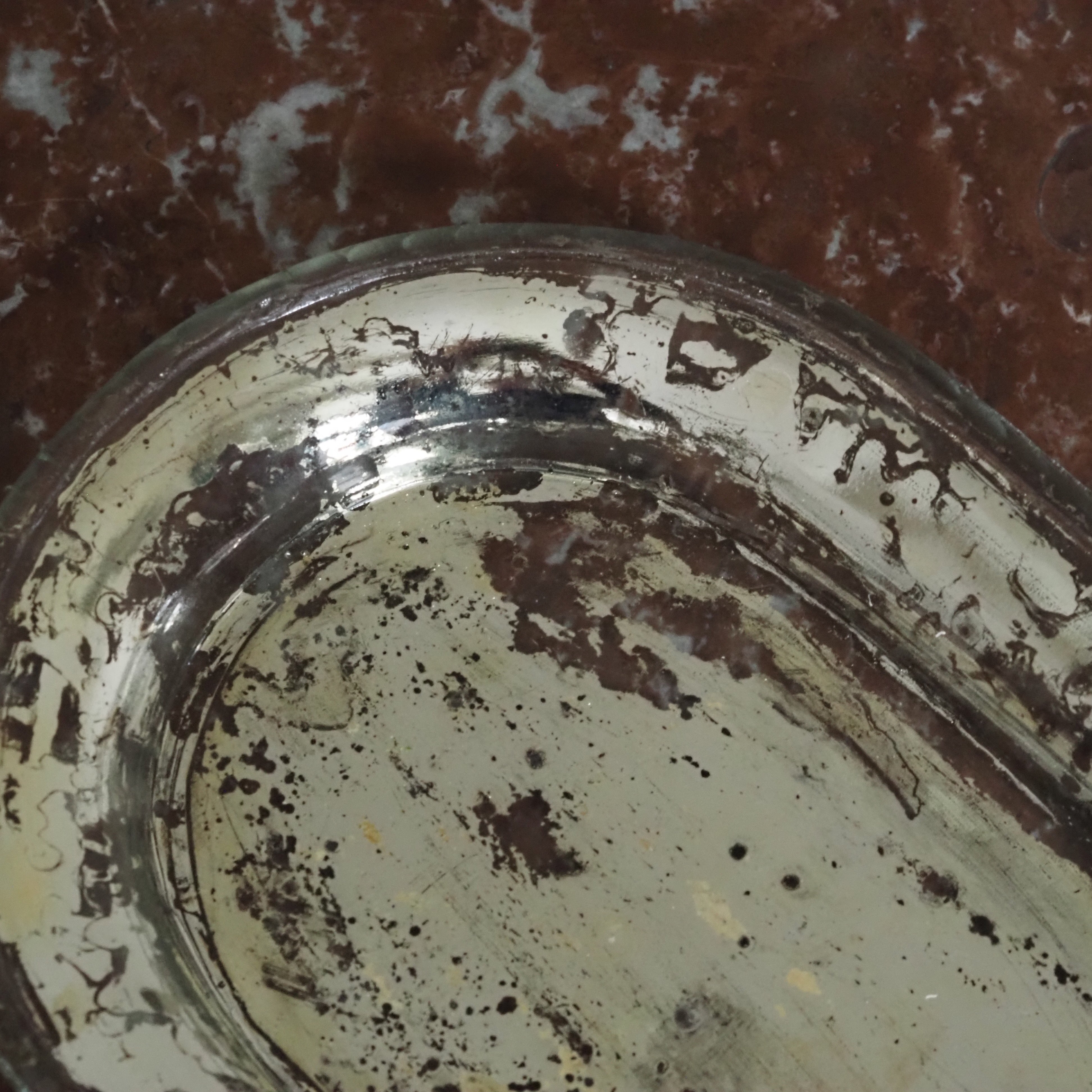 Glasschale Oval · Rückseitig versilbert, gealterte Spiegelpatina · Antik