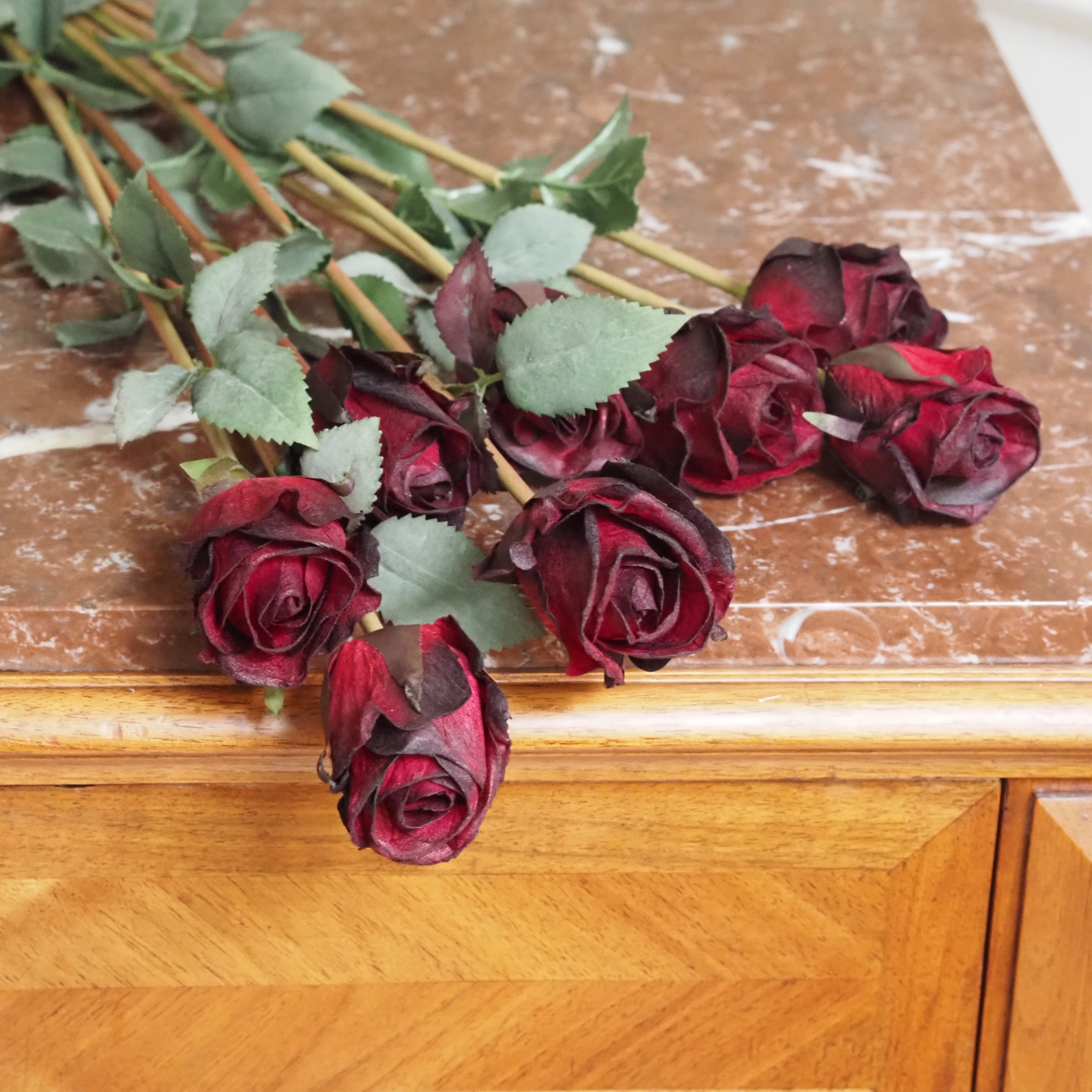 Kunstrose Bordeaux · 8er Bund Langstiel · Seidenrose Vintage-Stil · 80 cm