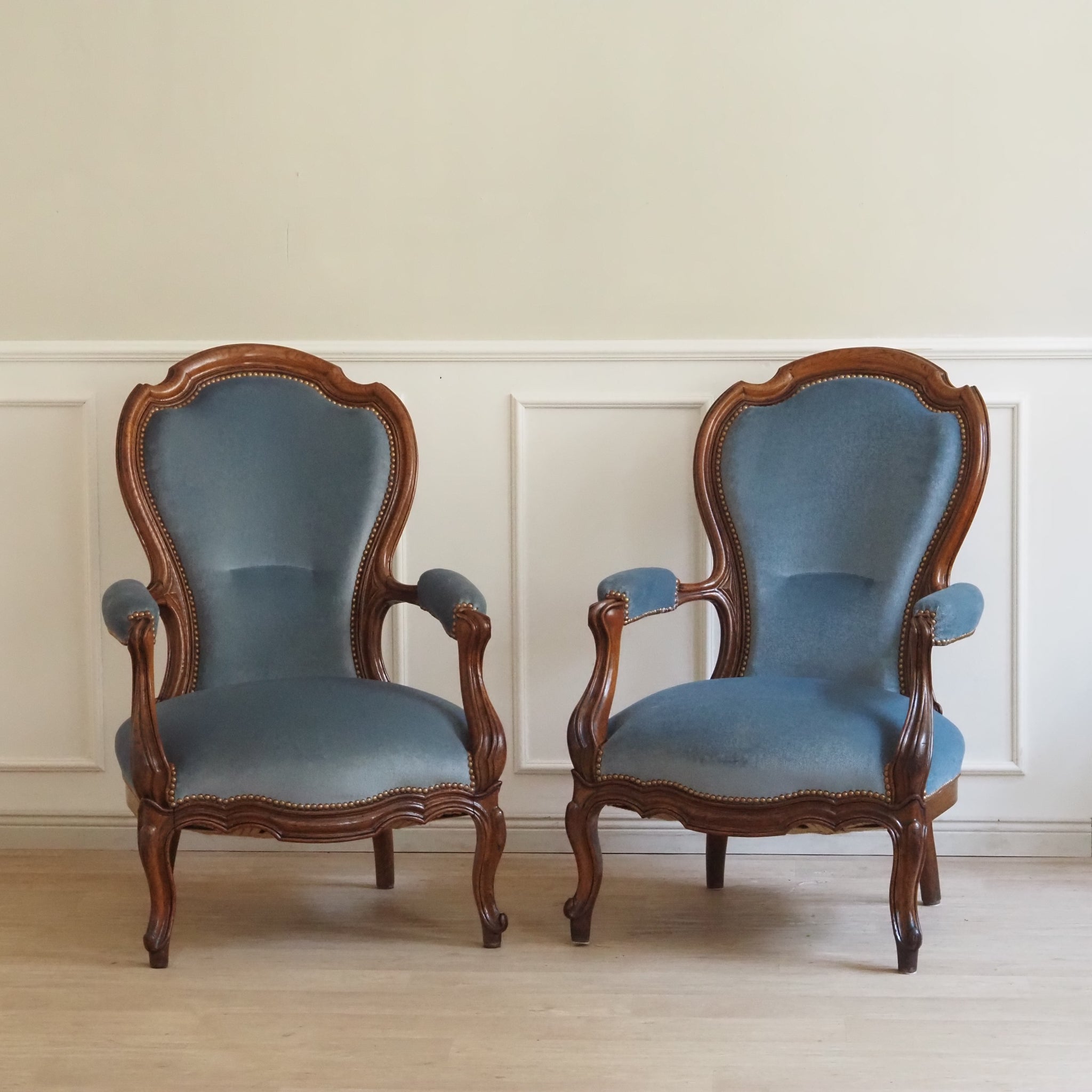 Französische Louis-XV Salon Sitzgruppe – Sofa und zwei Sessel, um 1890