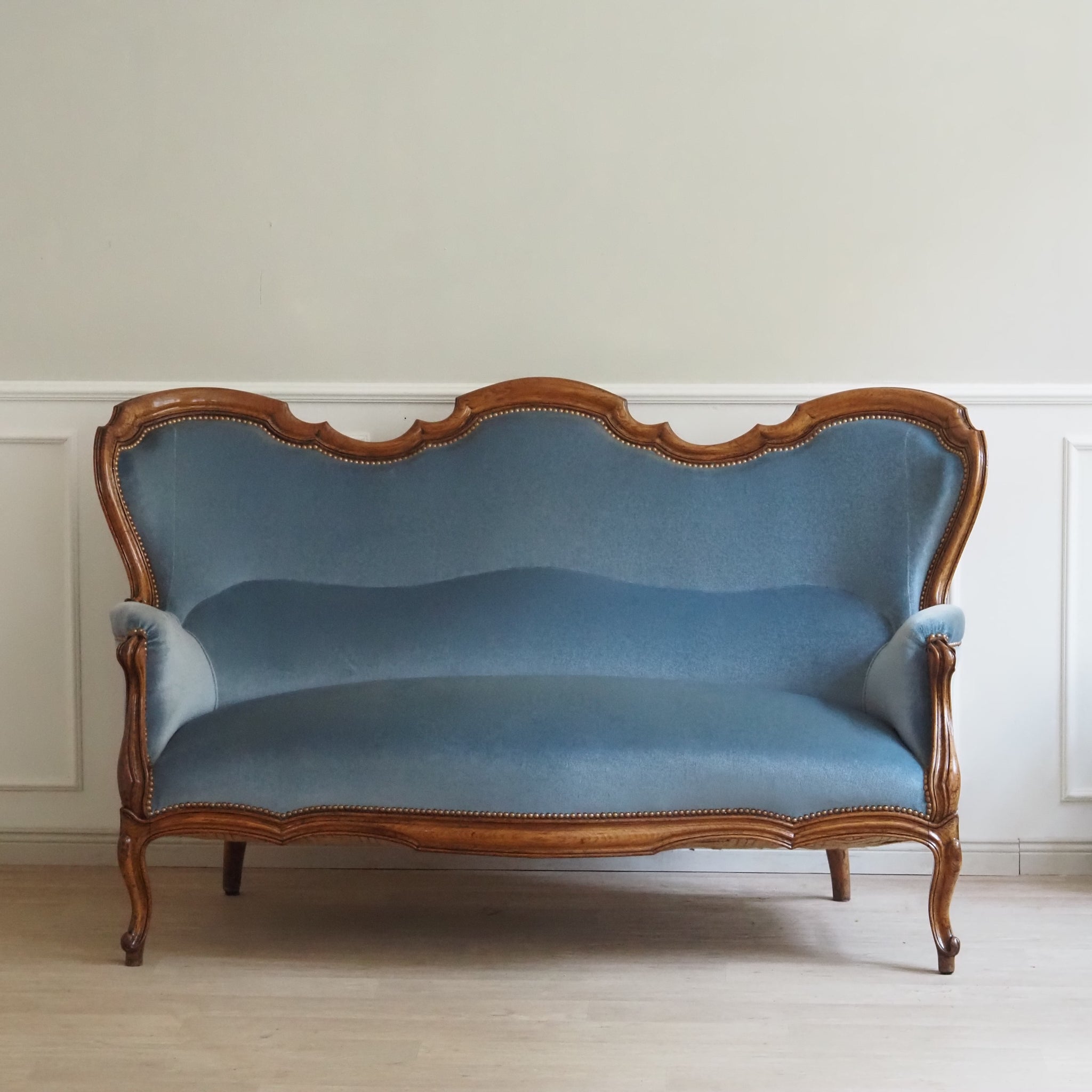 Französische Louis-XV Salon Sitzgruppe – Sofa und zwei Sessel, um 1890