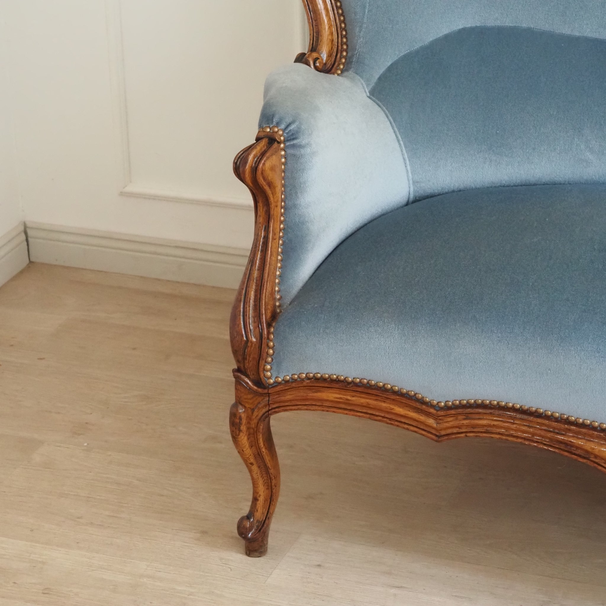 Französische Louis-XV Salon Sitzgruppe – Sofa und zwei Sessel, um 1890