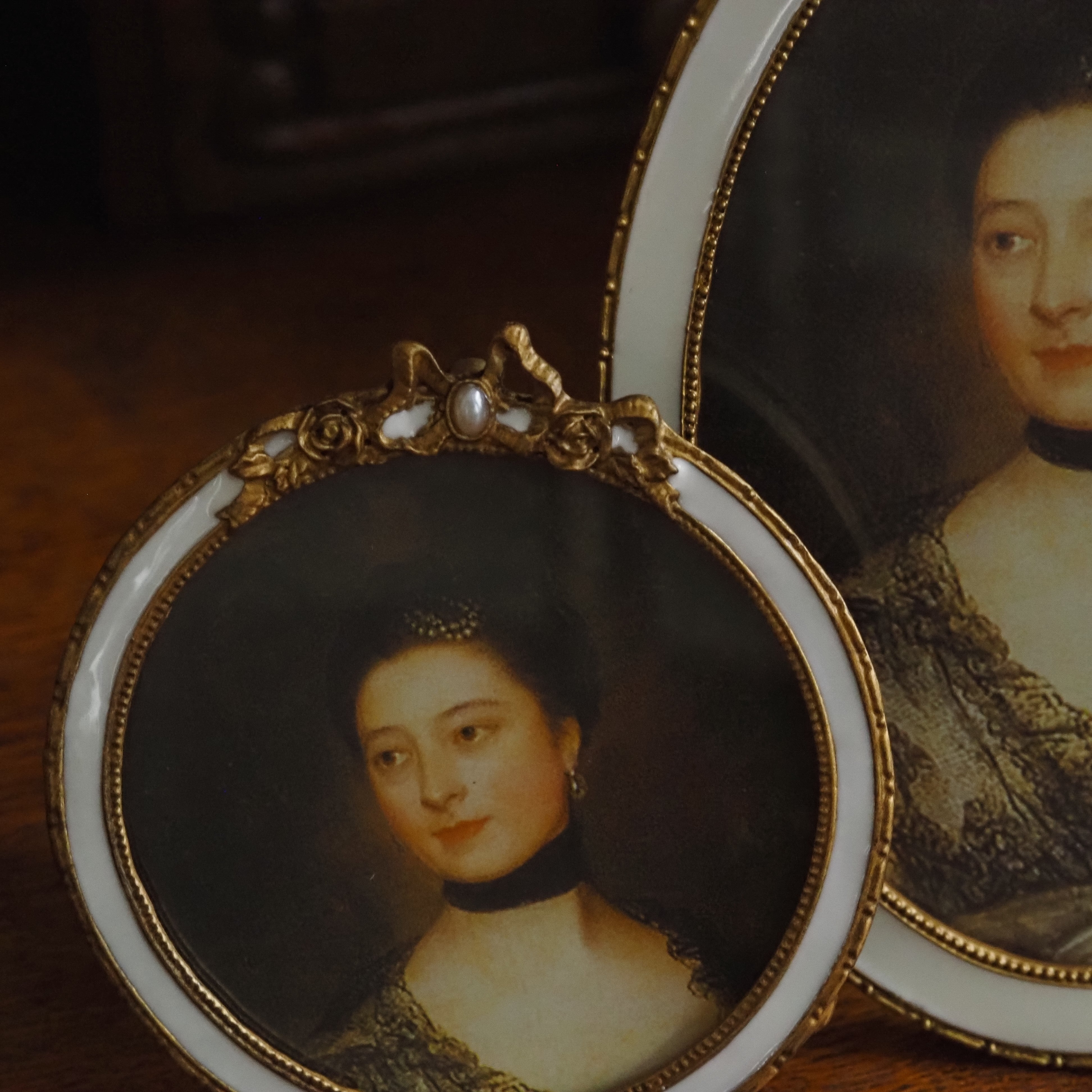 Bilderrahmen · historisierend in ovaler oder runder Form