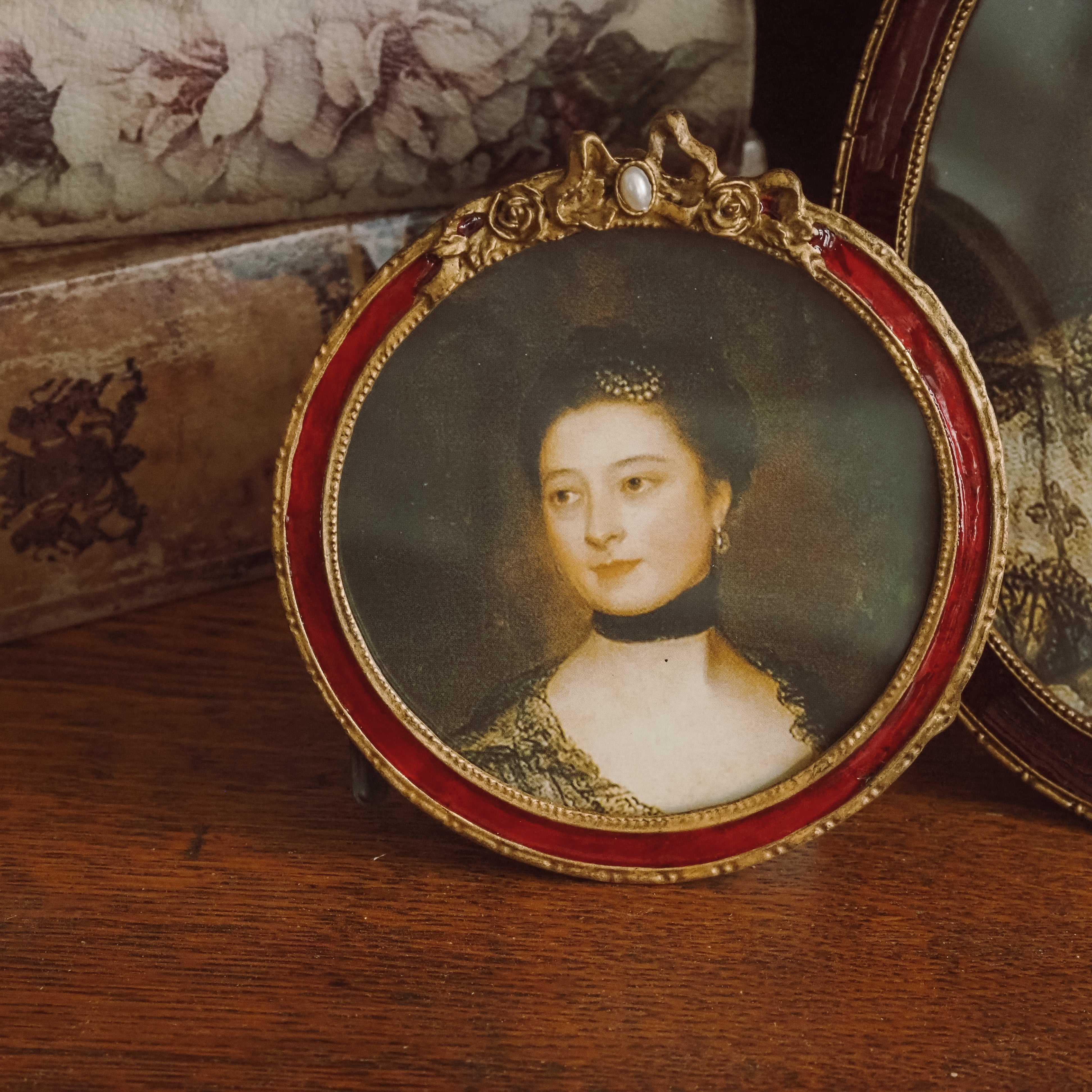 Bilderrahmen · historisierend in ovaler oder runder Form