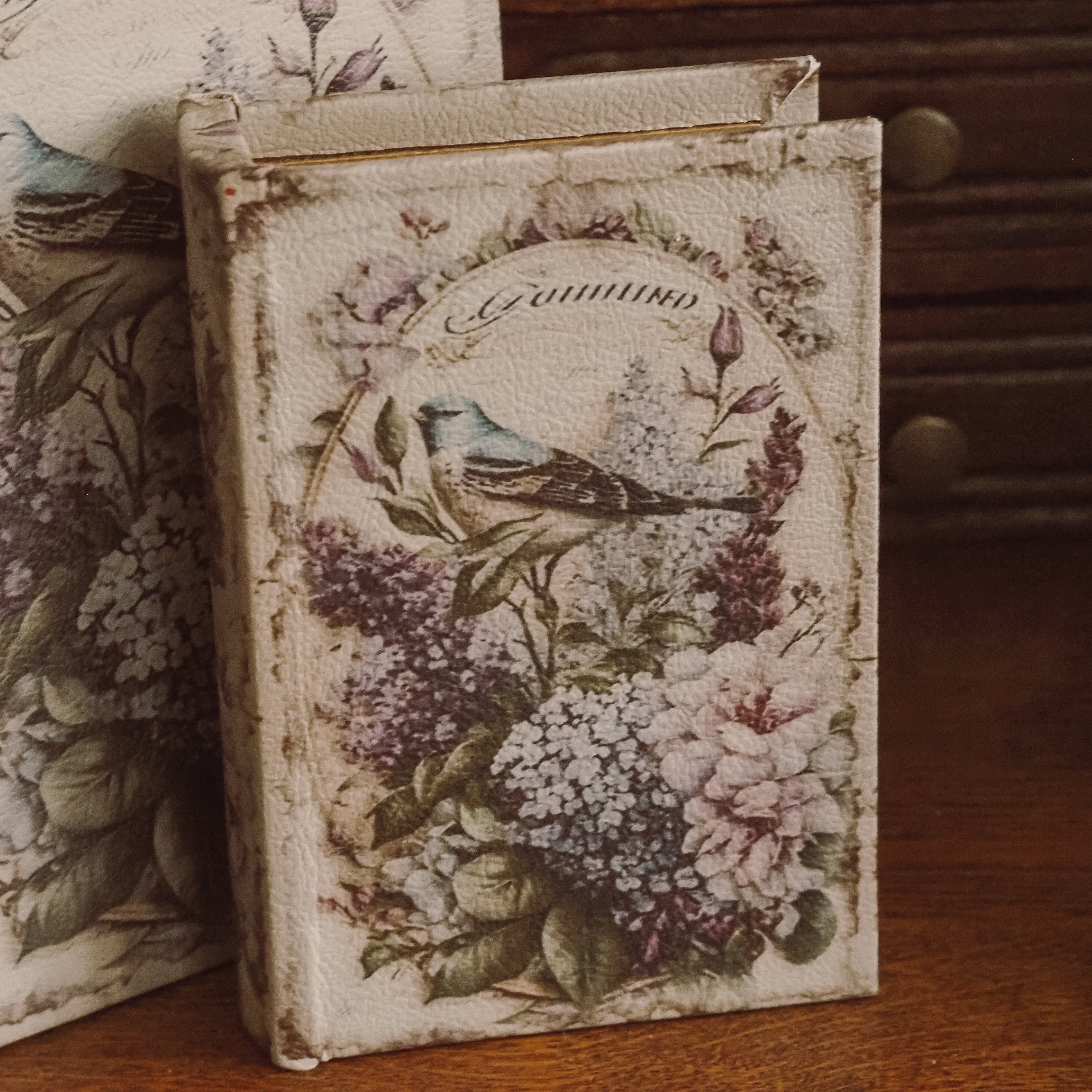Buchbox Blumen Vintage · dekorative Aufbewahrungsbox in Buchform