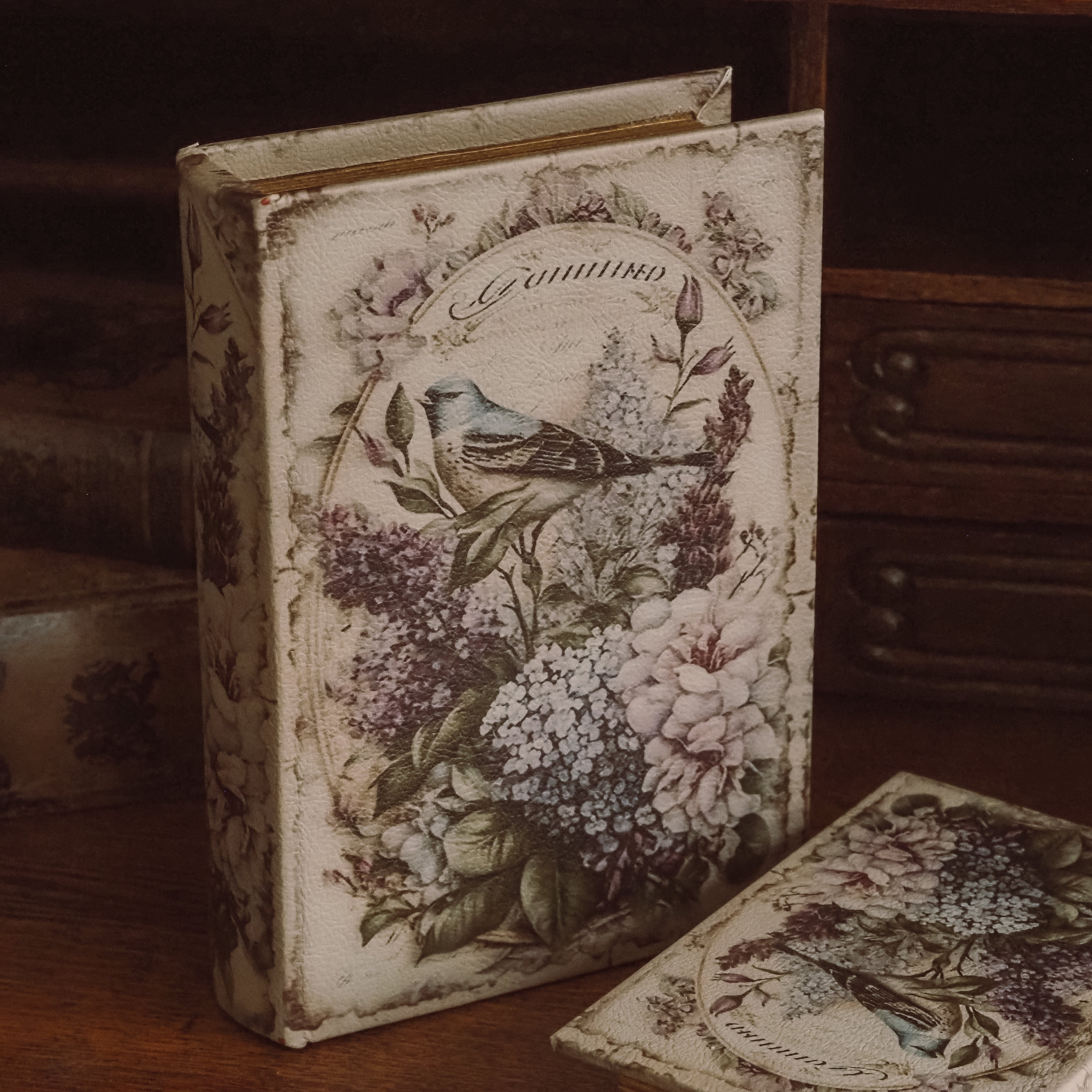 Buchbox Blumen Vintage · dekorative Aufbewahrungsbox in Buchform