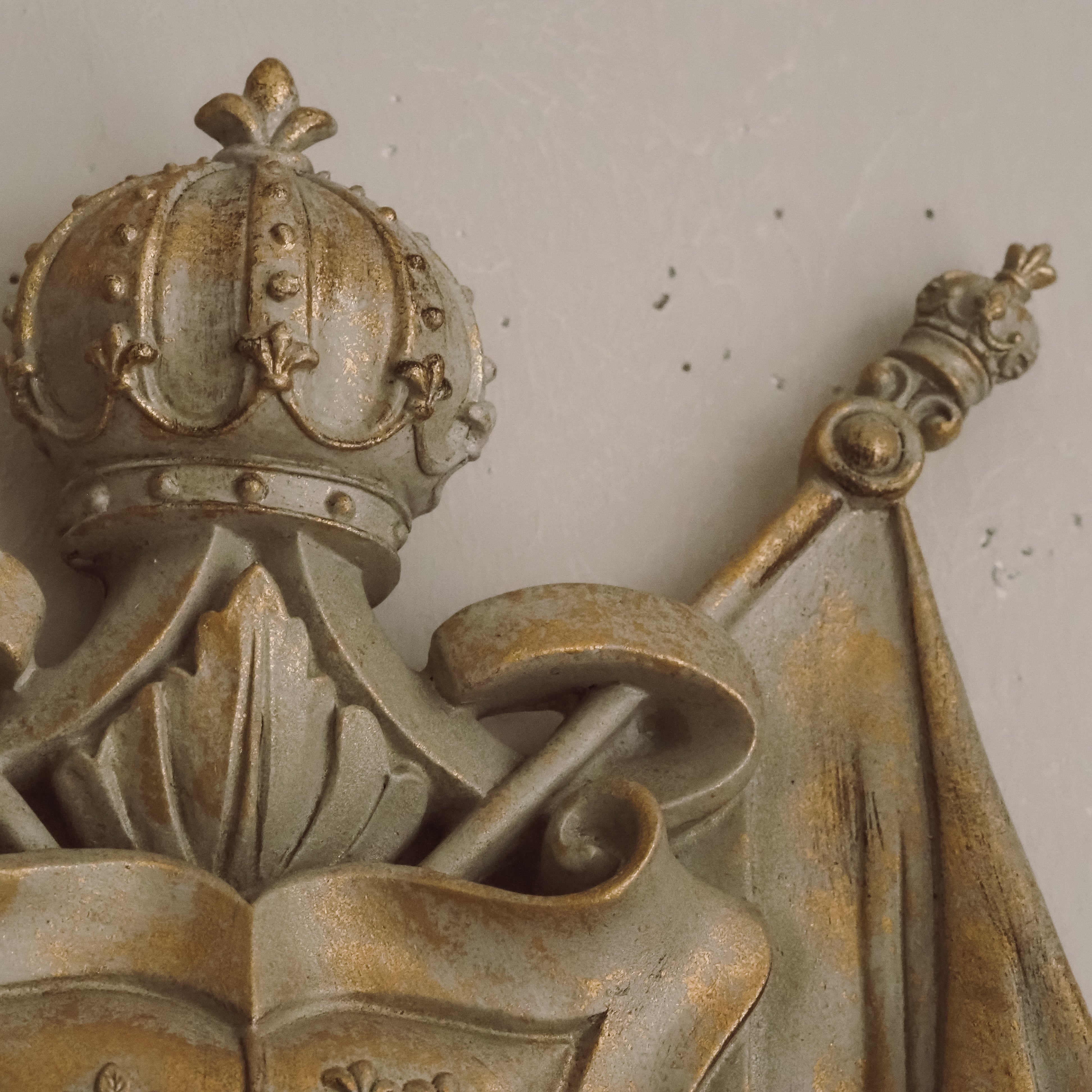 Wanddekoration Wappenmotiv · ornamental · historisierend