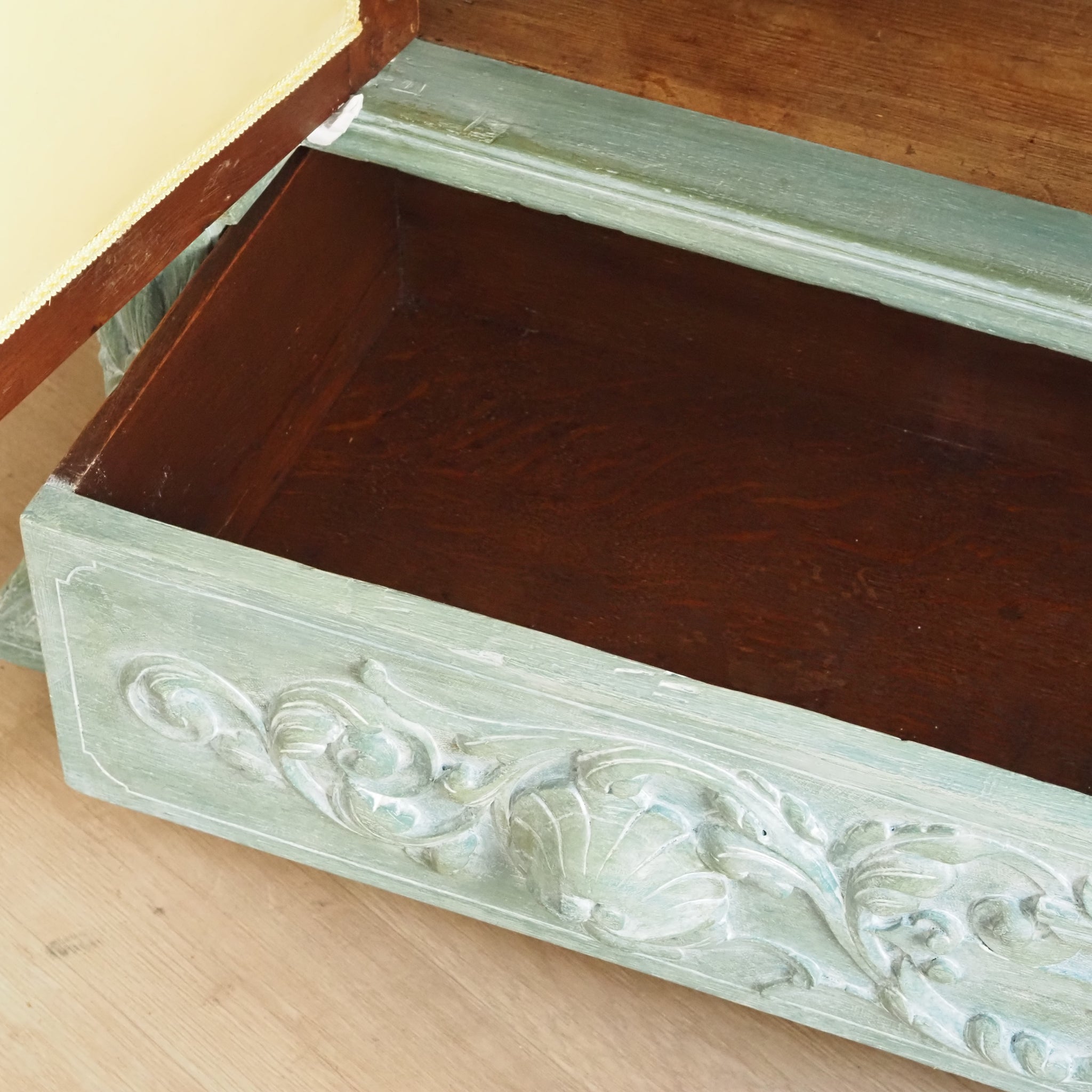 Historischer Spiegelkleiderschrank aus der Gründerzeit - Antiker Schrank, patiniert