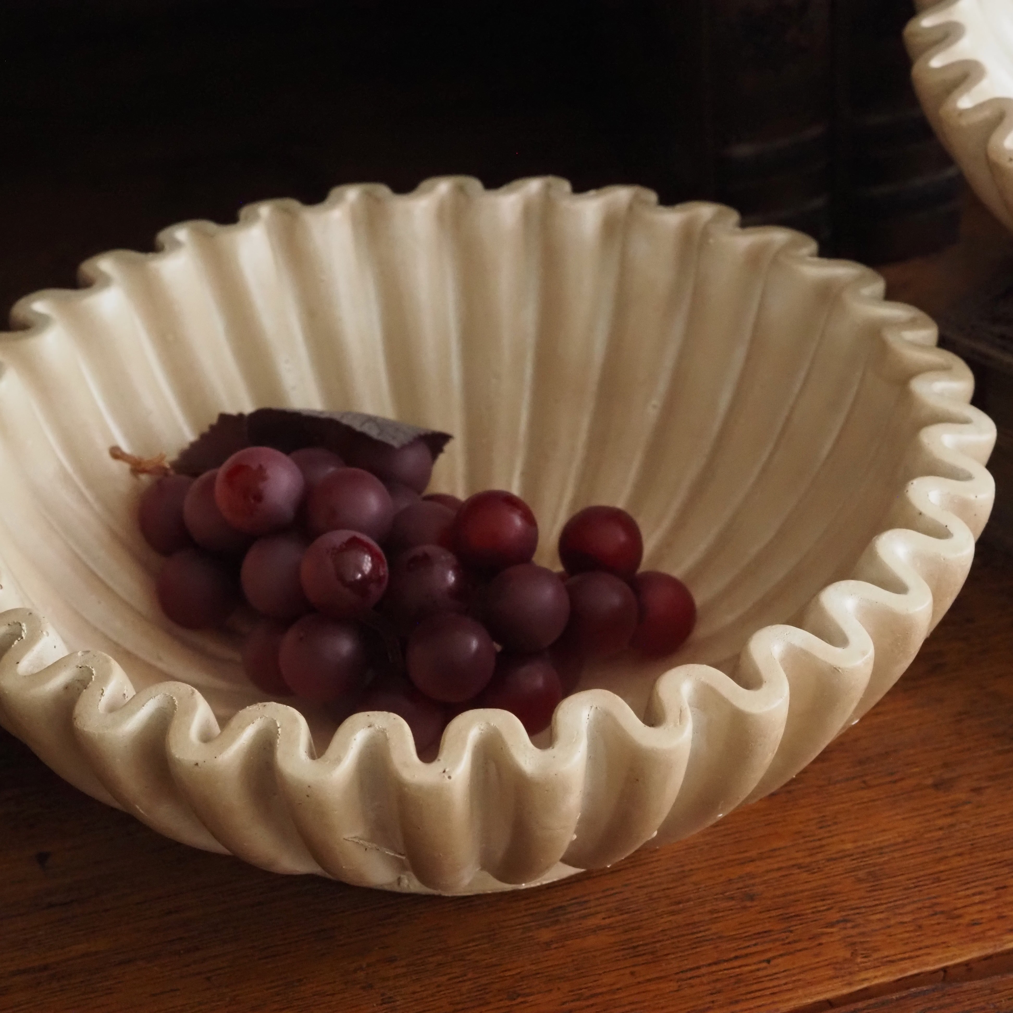 Keramikschale geriffelt · organische Form in Beige