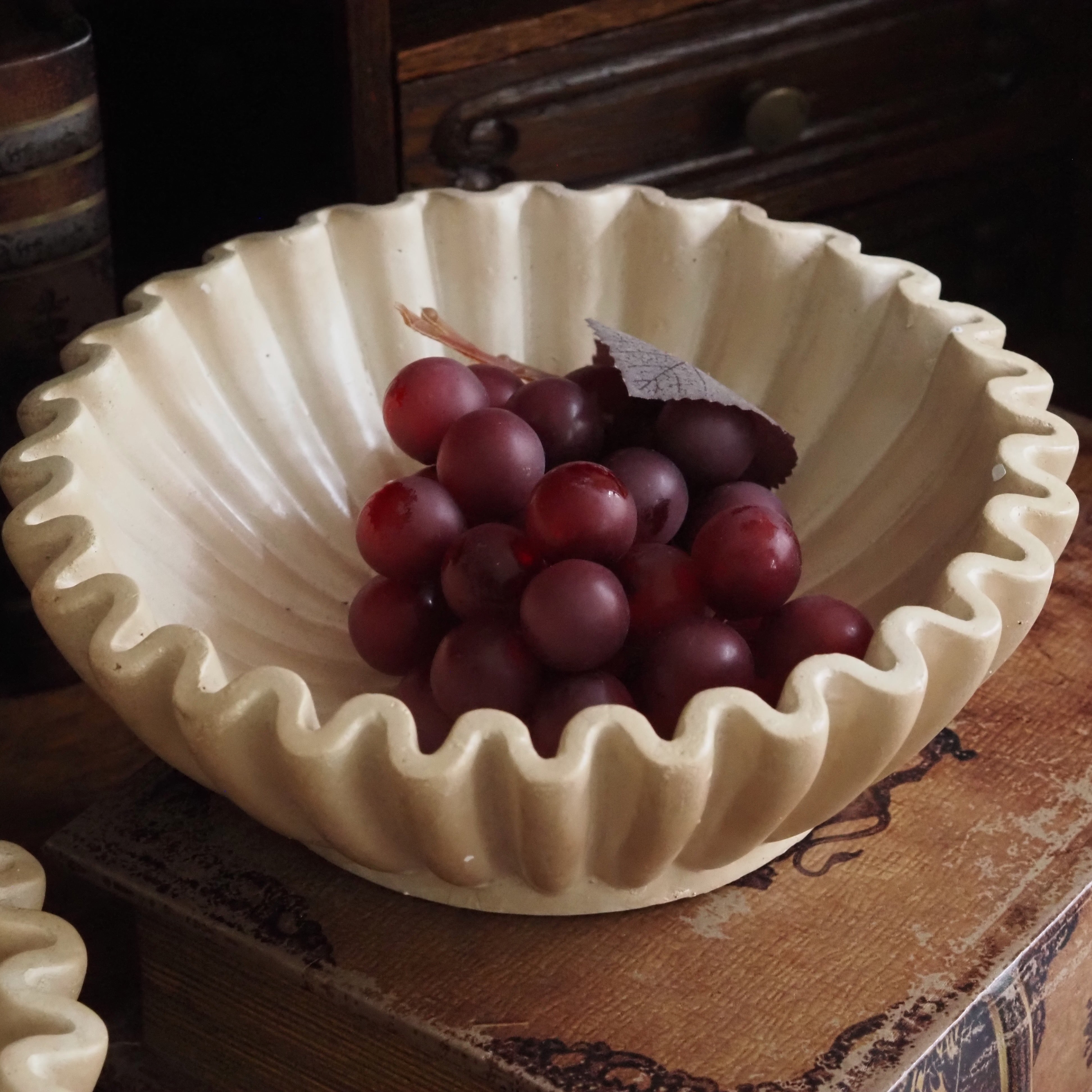 Keramikschale geriffelt · organische Form in Beige