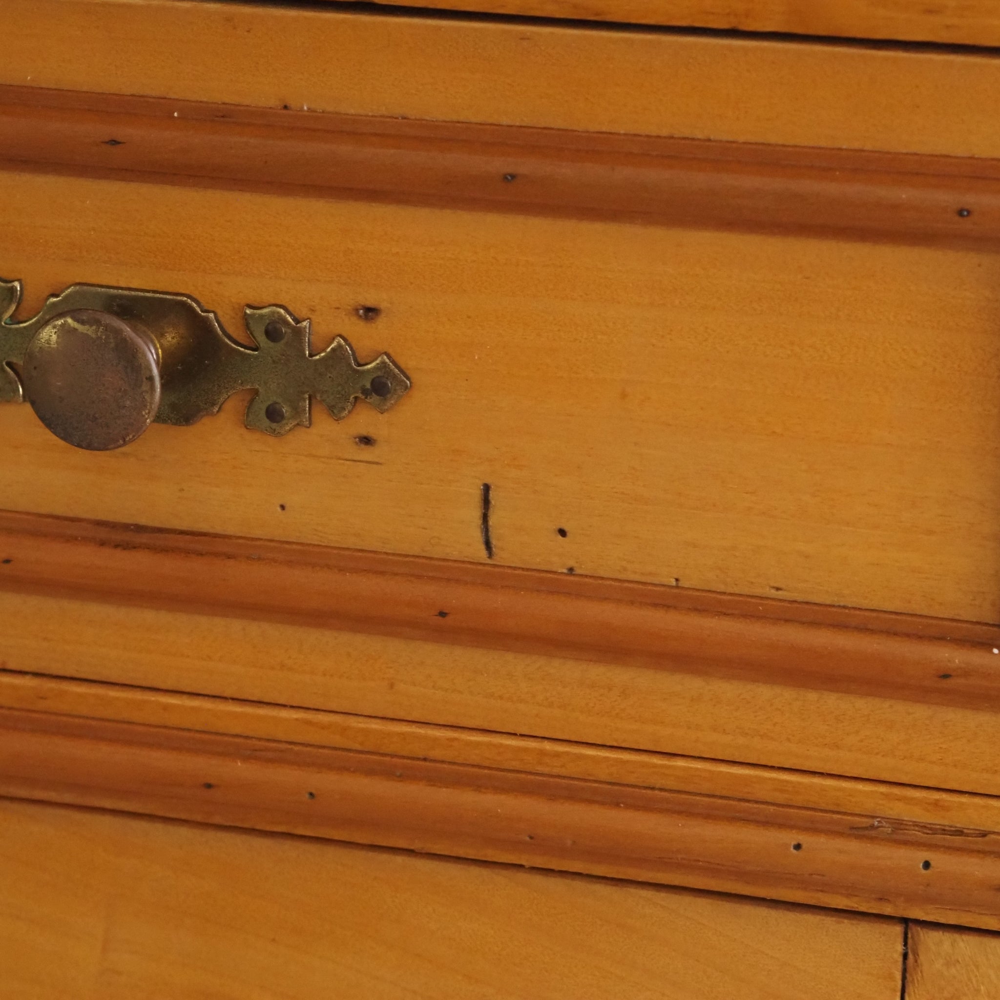 Antiker Vertiko Schrank aus Pappelholz, um 1890
