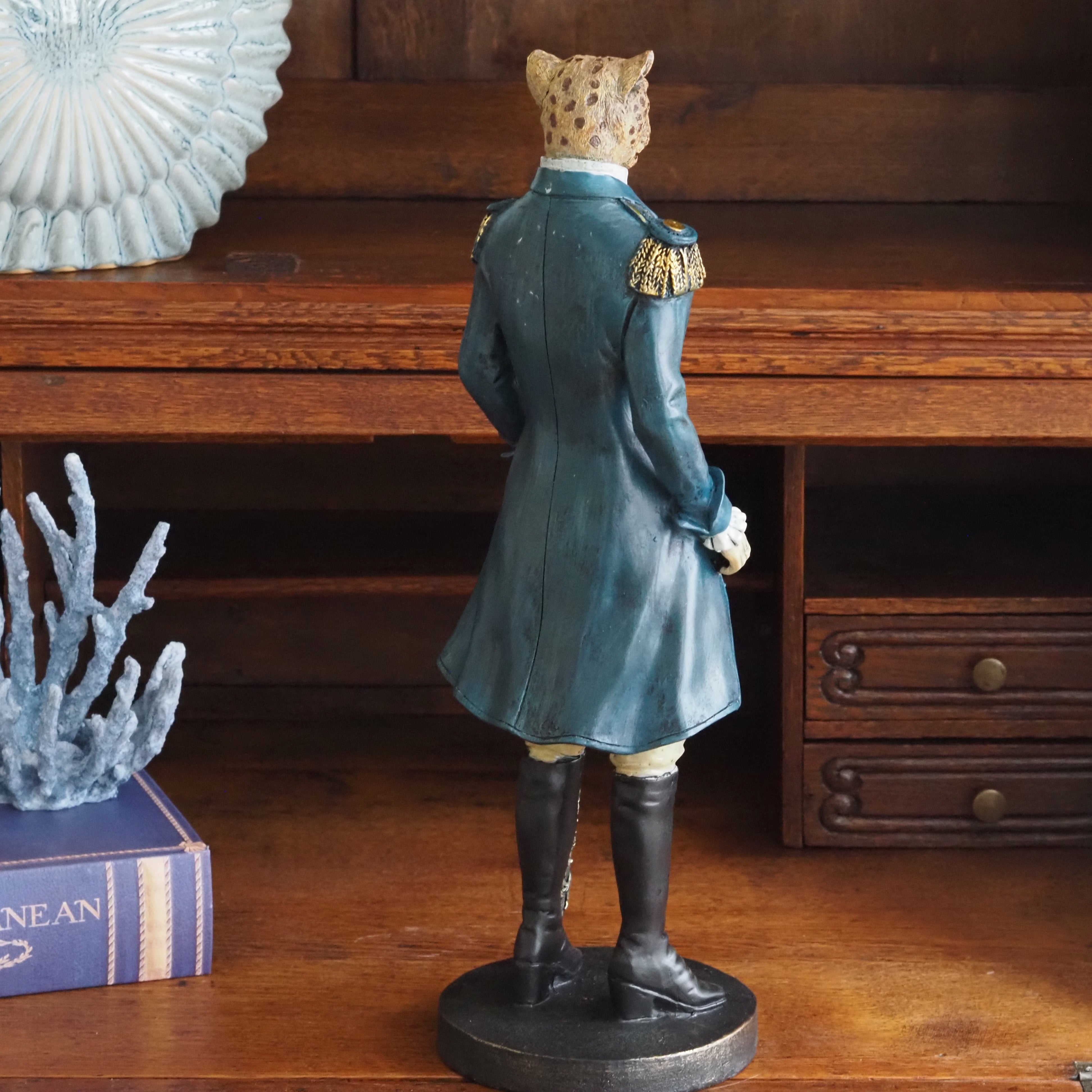 Leopard Figur · Anthropomorphe Offiziersfigur im Napoleonischen Stil · Polyresin