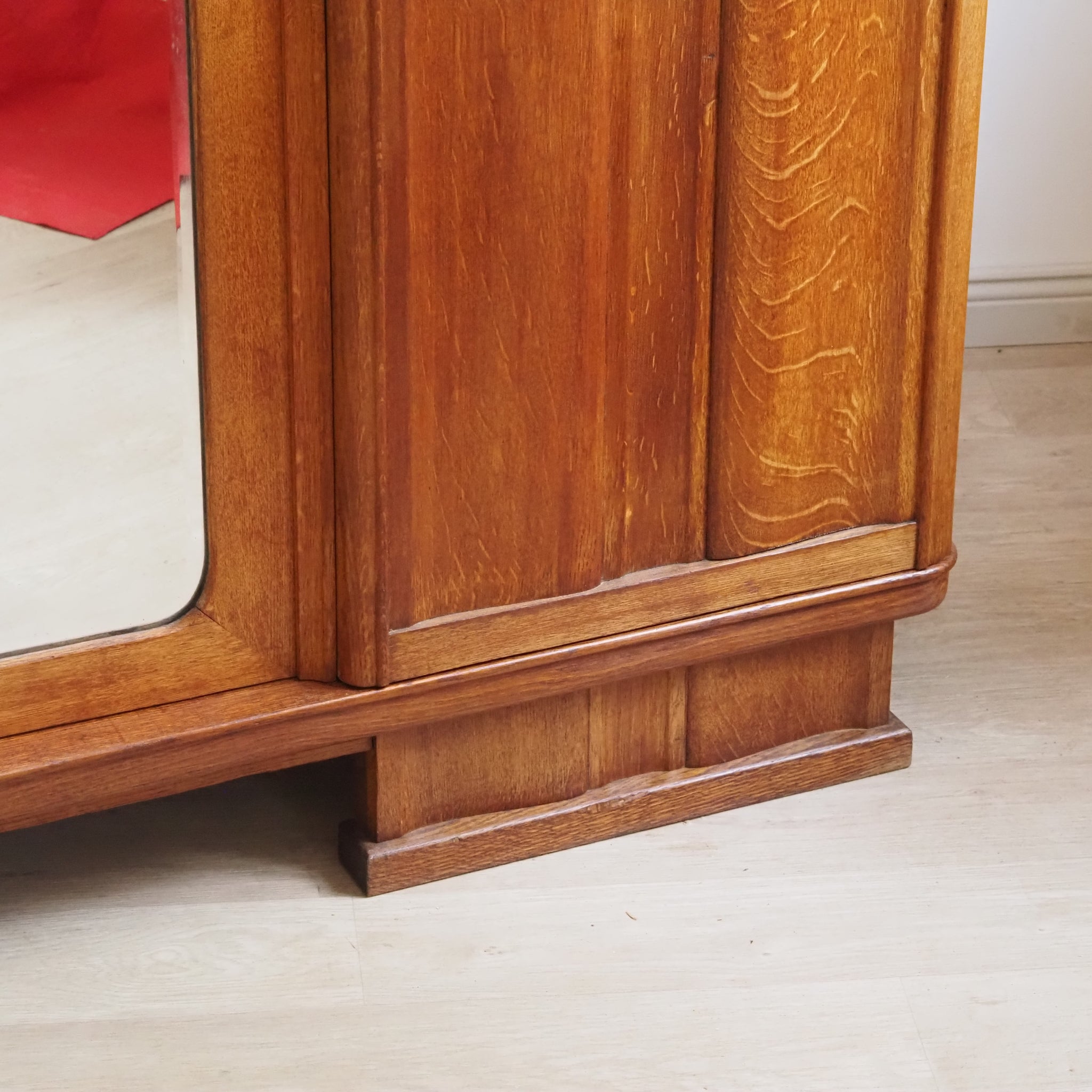 Art Déco Kleiderschrank Antik dreitürig mit Spiegeltür - Spiegelschrank von 1934