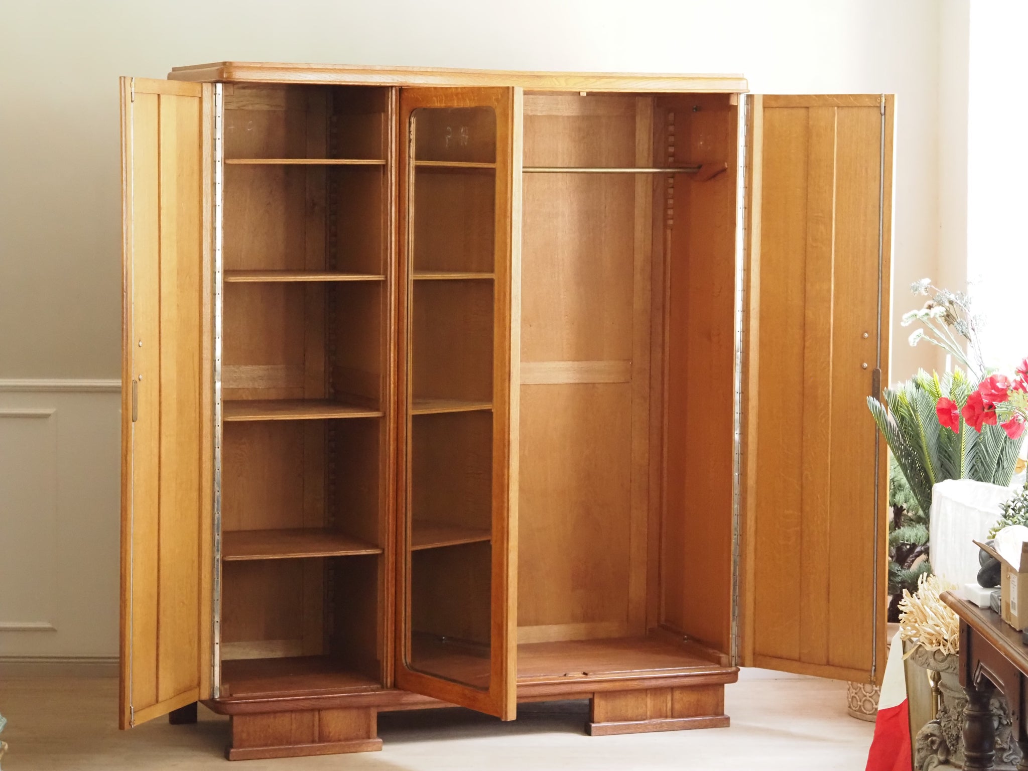 Art Déco Kleiderschrank Antik dreitürig mit Spiegeltür - Spiegelschrank von 1934