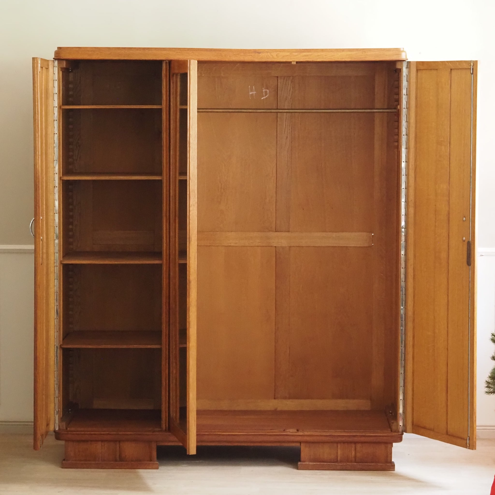 Art Déco Kleiderschrank Antik dreitürig mit Spiegeltür - Spiegelschrank von 1934