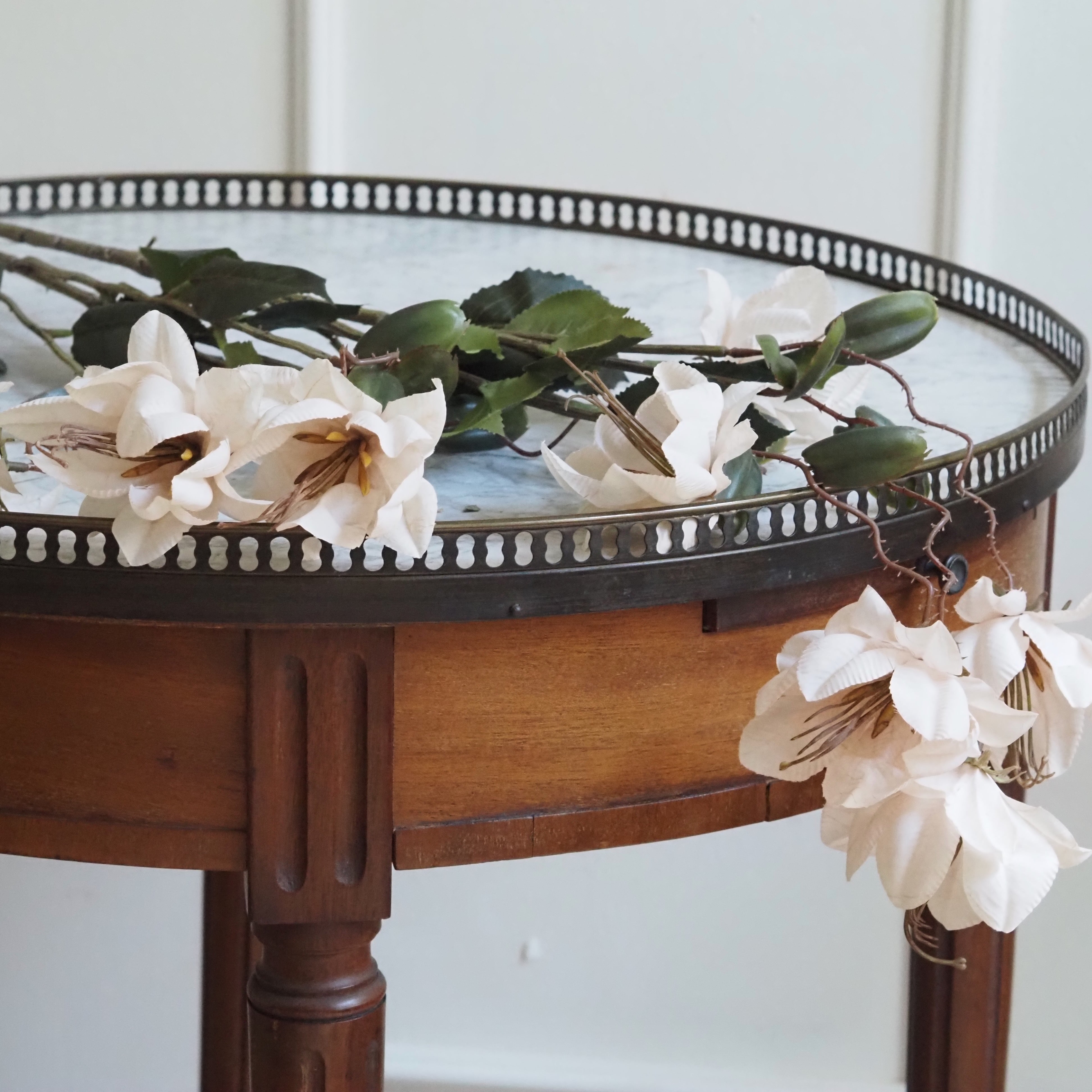 Blütenzweig Creme · Magnolienblüten aus Textil mit Blattwerk, 125 cm
