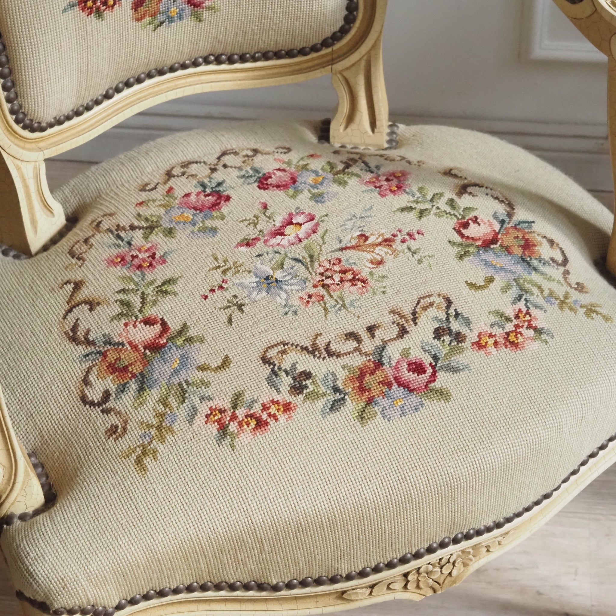 Französischer Armlehnstuhl im Louis-XV-Stil - Vintage Cabriolet Sessel