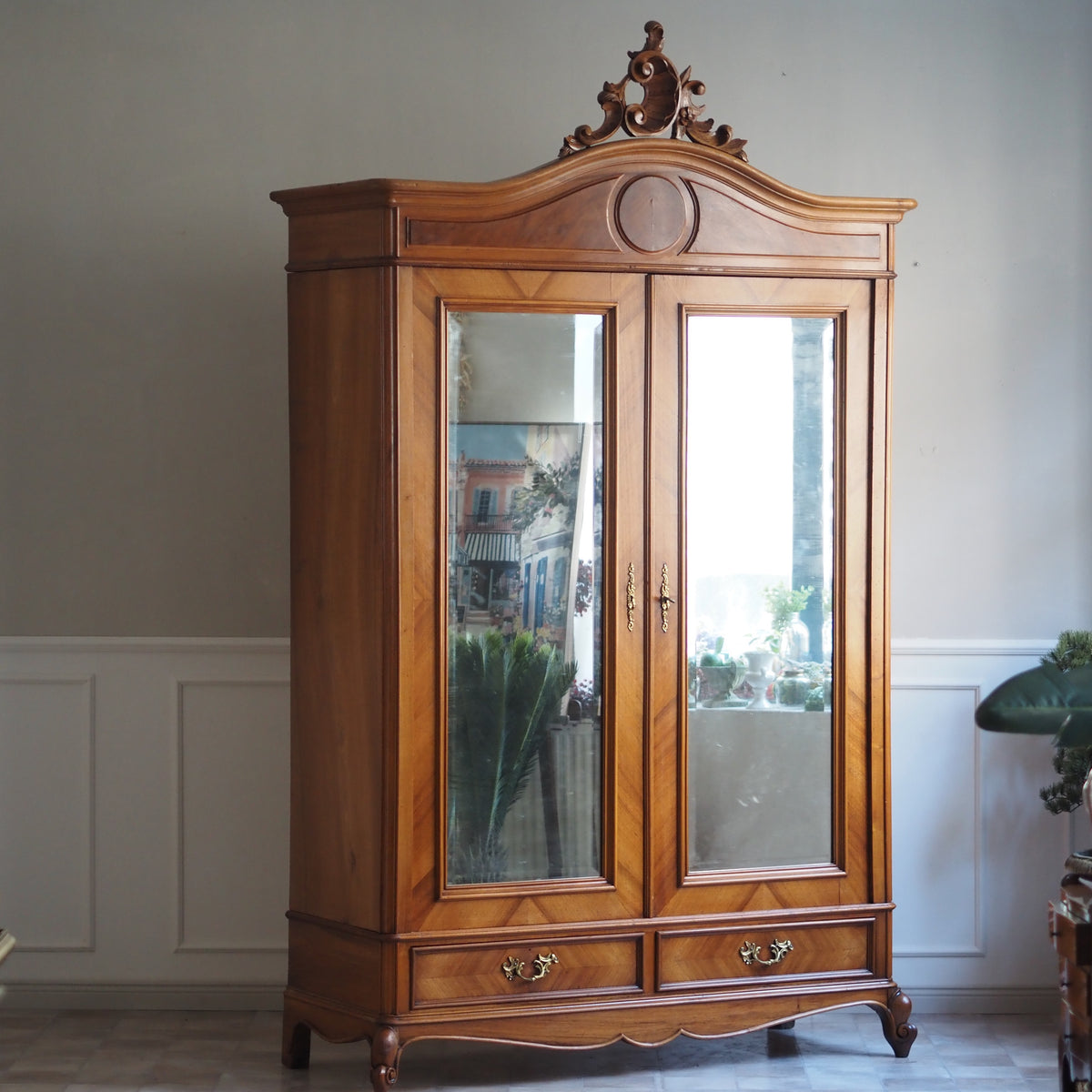 Antiker Kleiderschrank Louis XV Stil Spiegeltüren um 1900