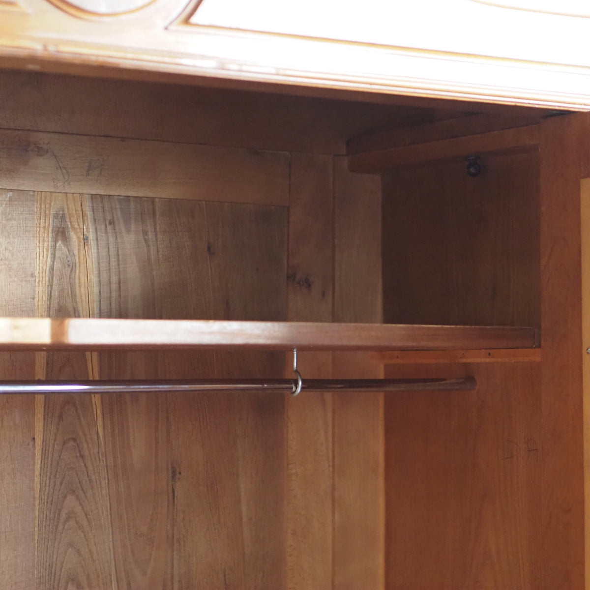 Antiker Kleiderschrank Louis XV Stil Spiegeltüren um 1900