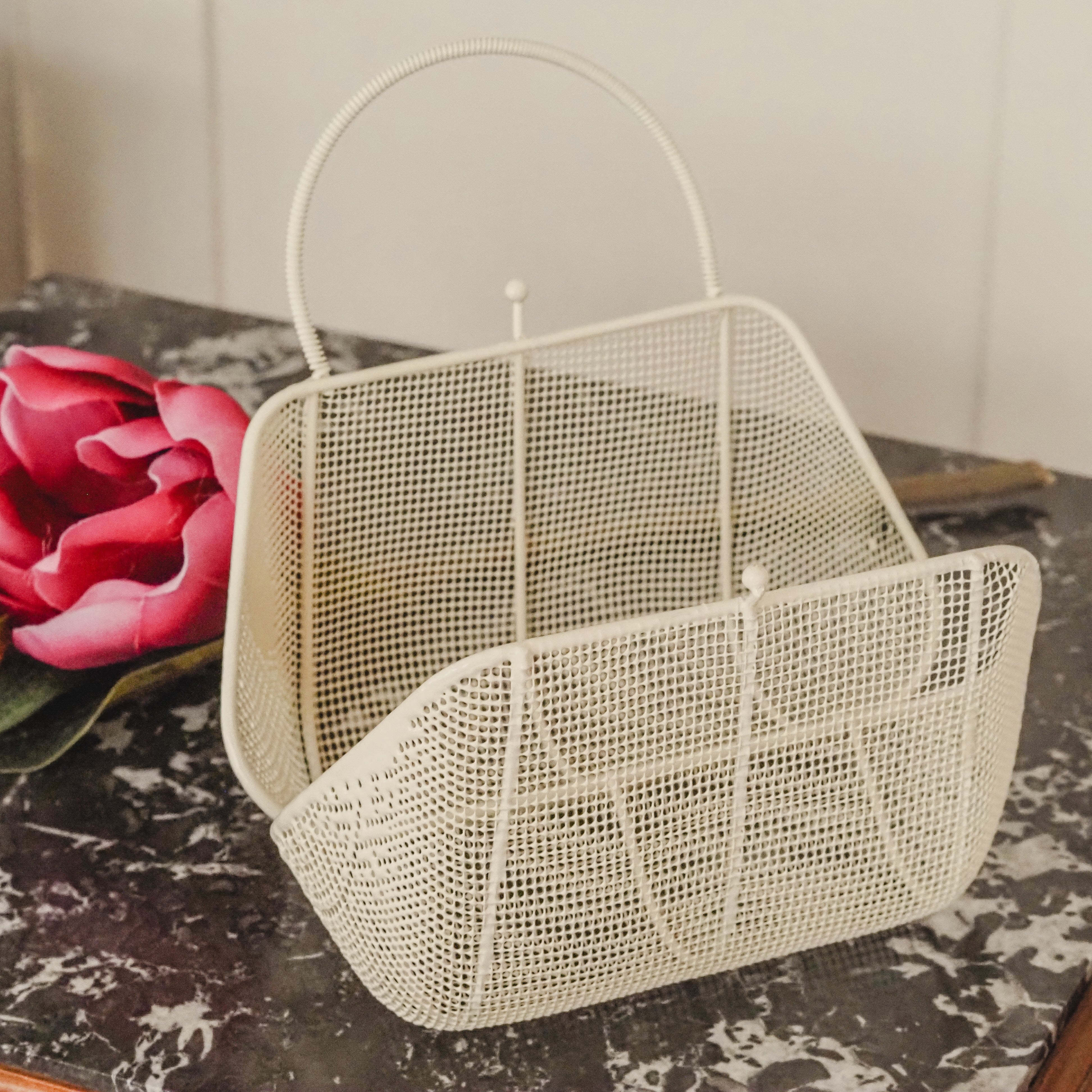 Metalltäschchen mit Drahtgeflecht · Mid-Century-inspirierte Aufbewahrung