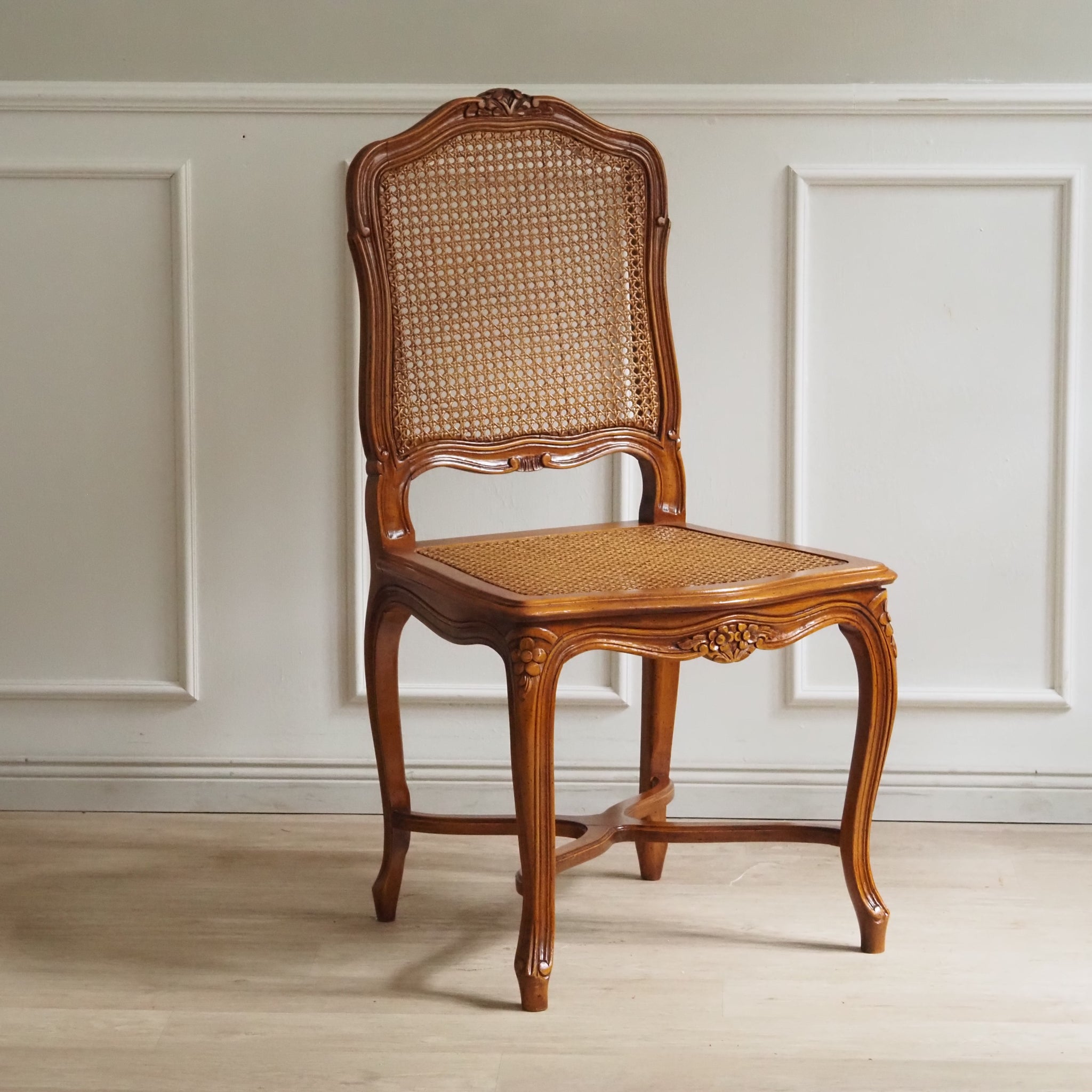 Französischer Wiener Geflechtstuhl im Louis-XV-Stil - Esszimmerstühle Vintage
