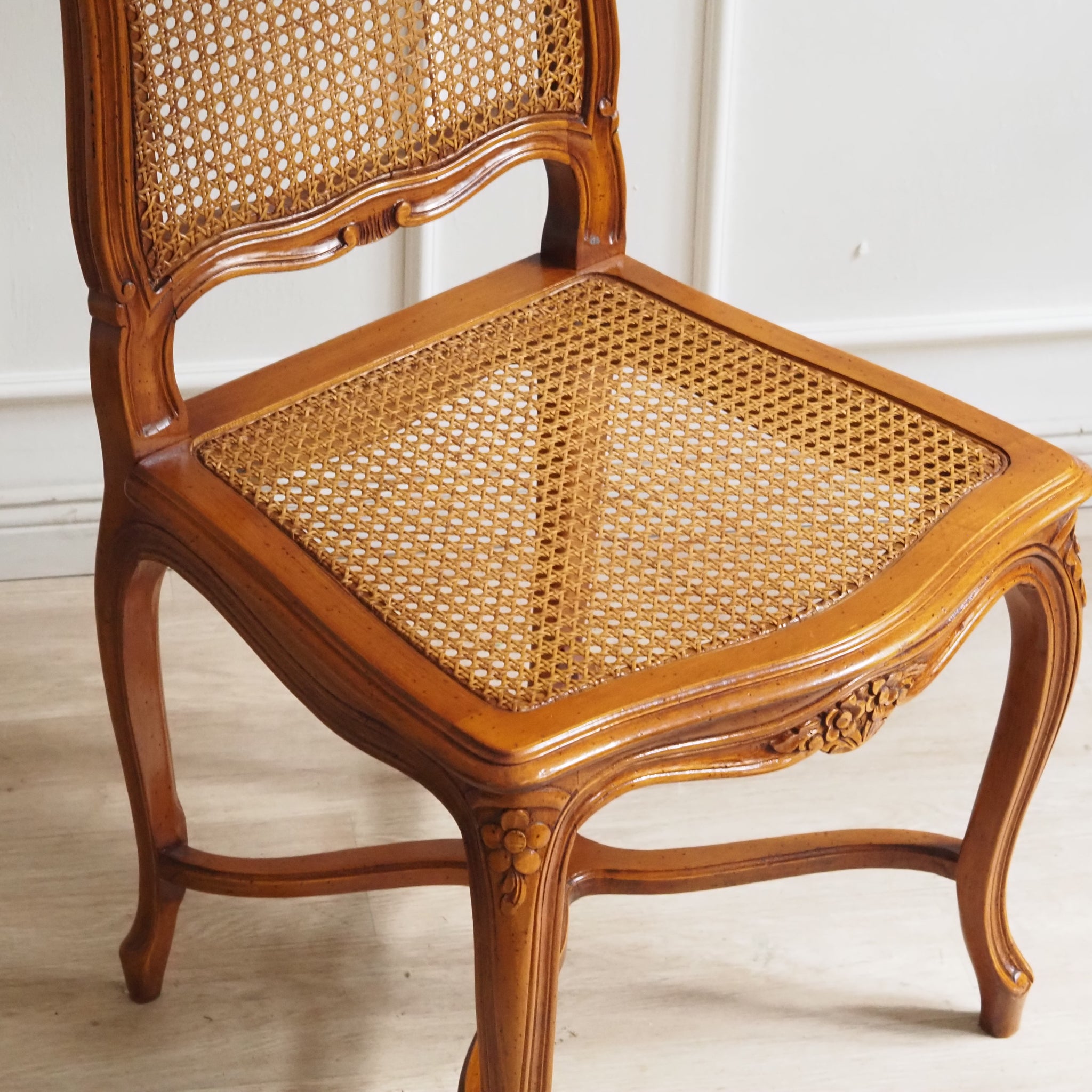 Französischer Wiener Geflechtstuhl im Louis-XV-Stil - Esszimmerstühle Vintage