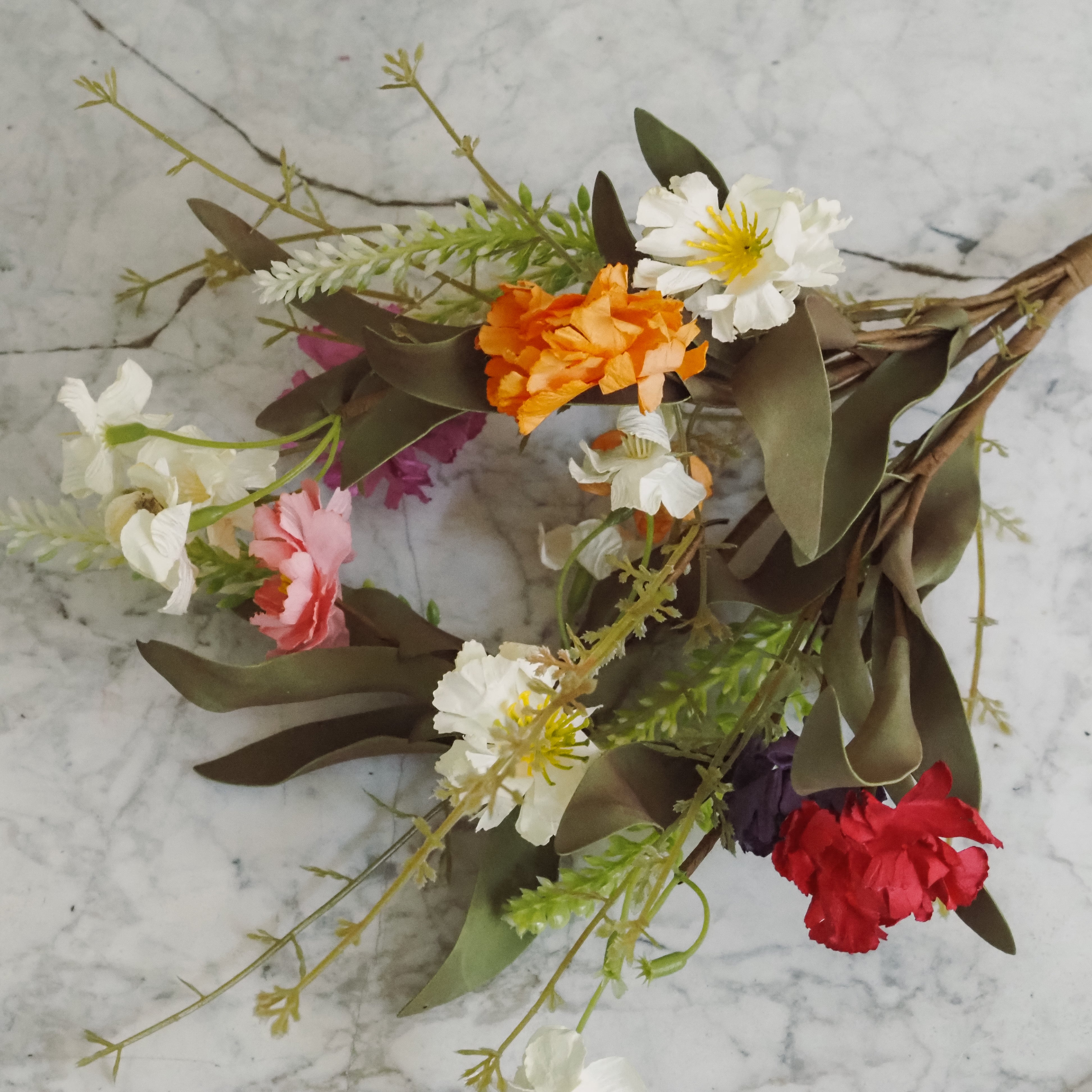 Dekorativer Blumenstrauß · sommerliche Anmutung / florales Arrangement
