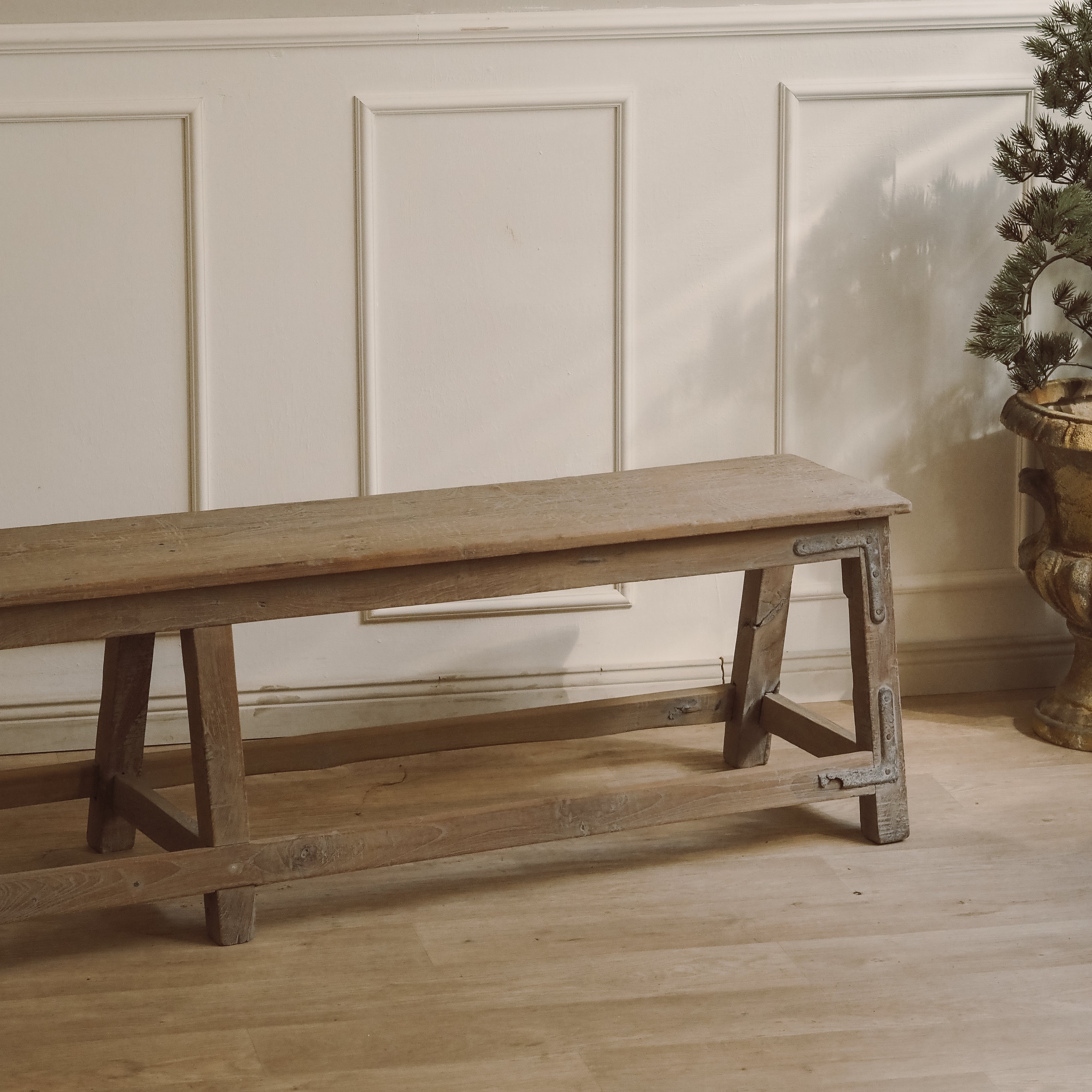 Sitzbank mit A-Bock-Gestell, Holzbank – helles Hartholz gekalkt, 182 cm