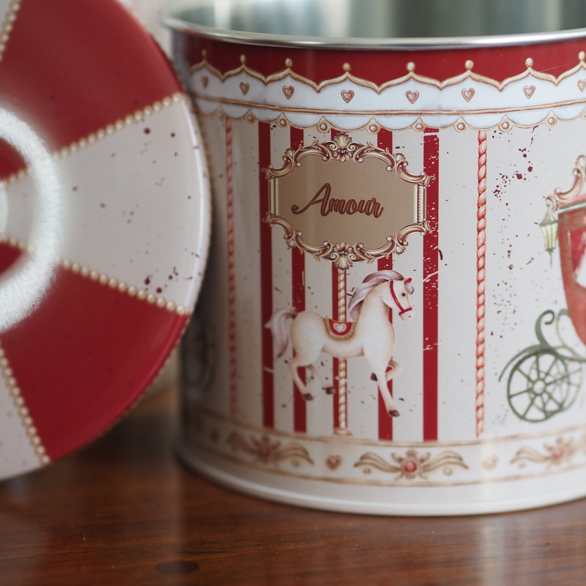 Blechdosen 2er-Set · Karussell-Motiv Prunkkutsche Rot-Creme