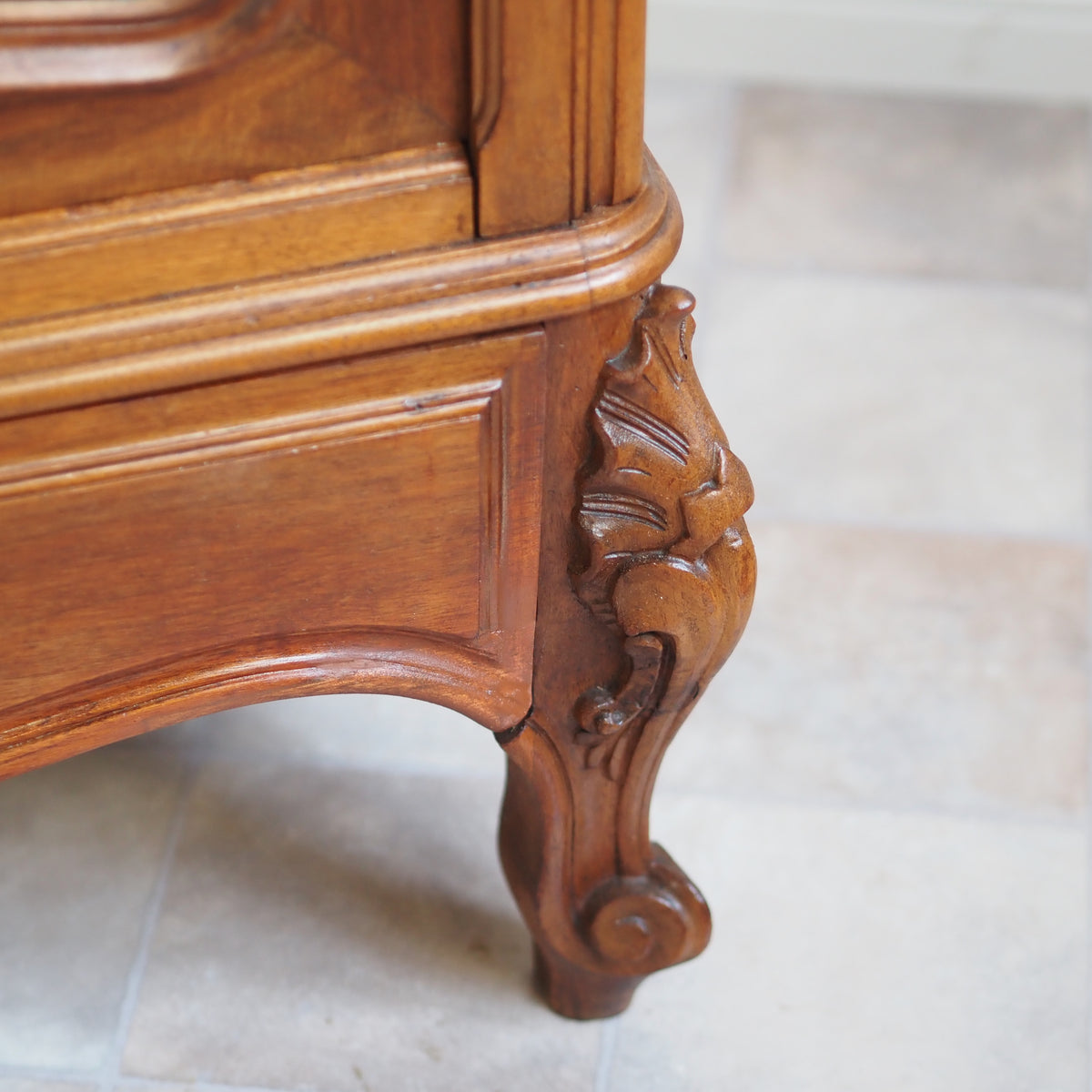 Kleiderschrank im Rokoko-Stil mit Spiegeltüren, um 1900
