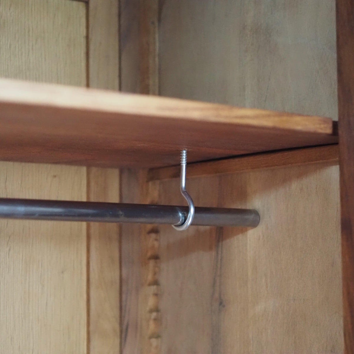 Kleiderschrank im Rokoko-Stil mit Spiegeltüren, um 1900