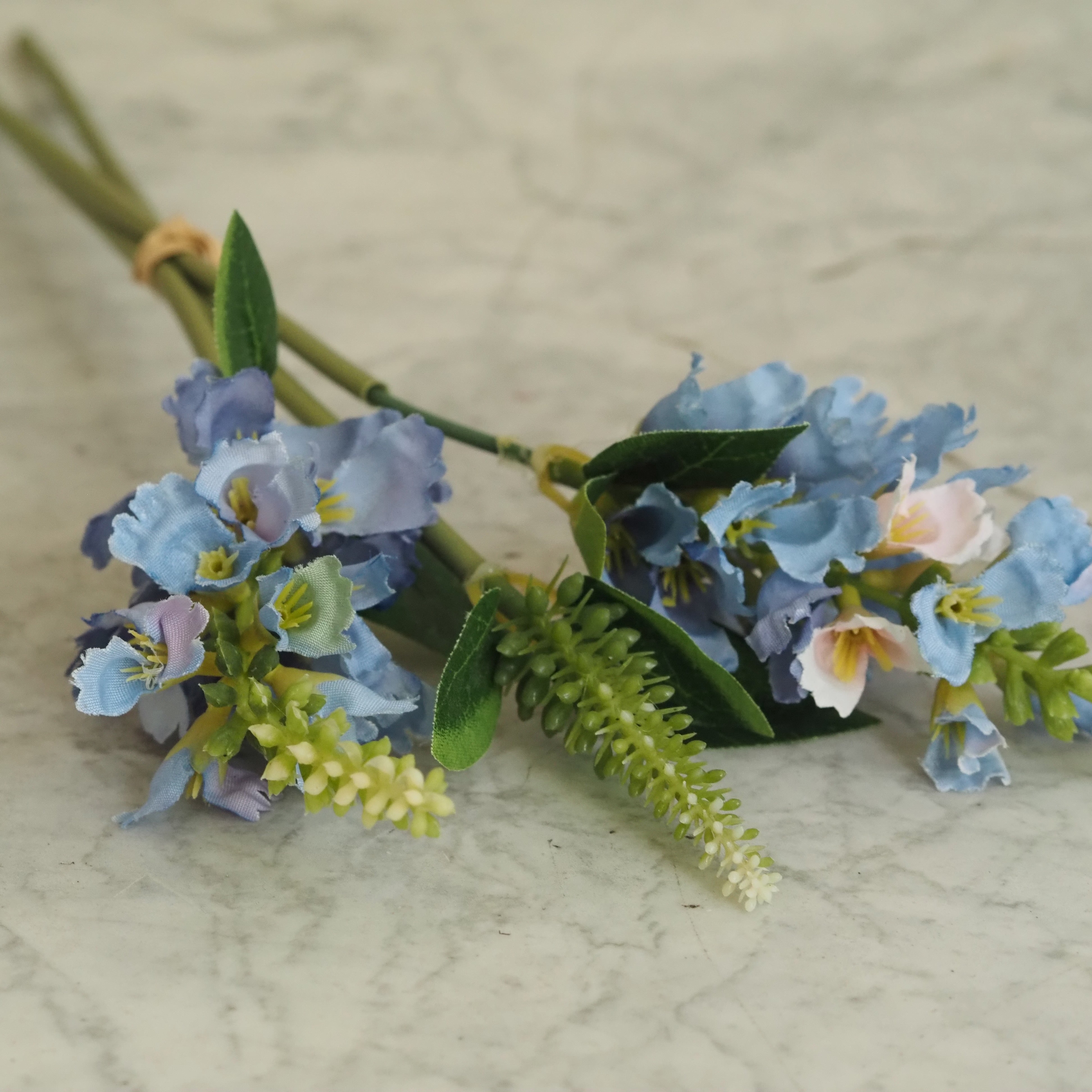 Veronika-Pick Blau · Bündel im Feldblumen-Stil 37 cm