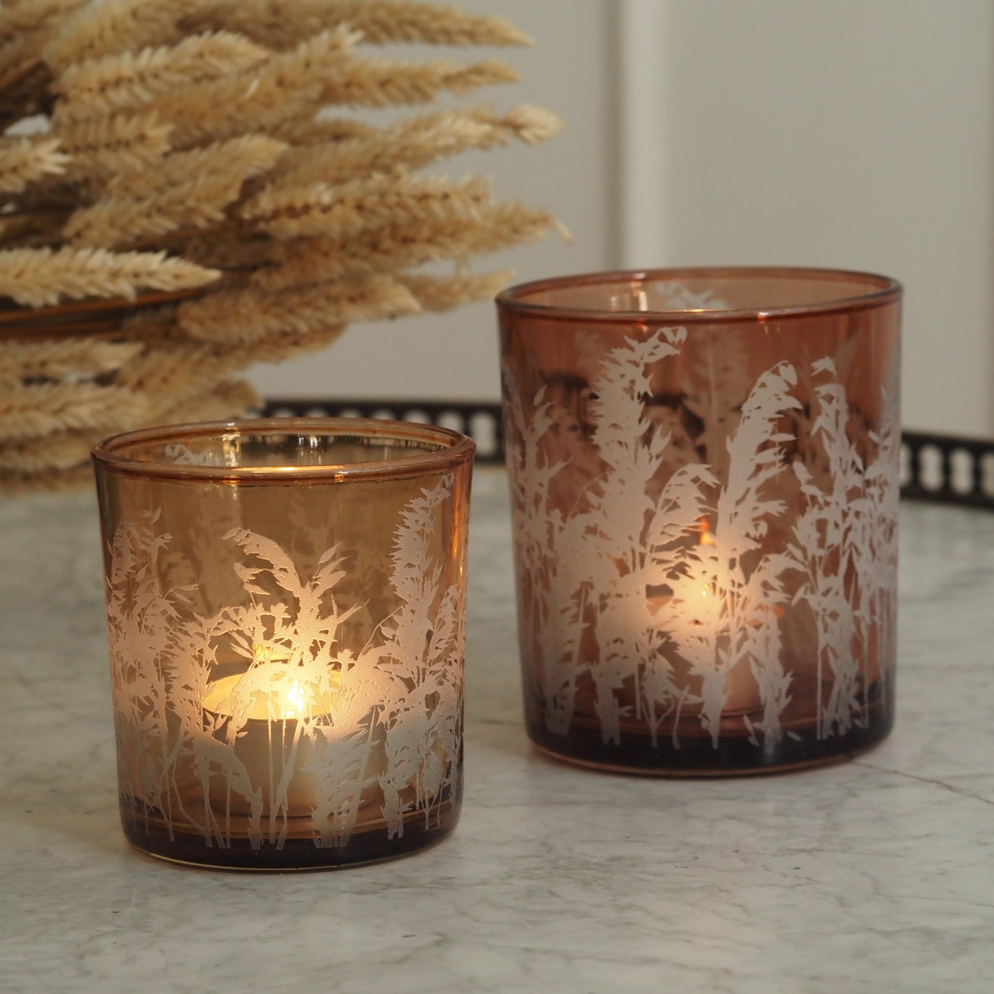 Teelichthalter 2er-Set · Cognacglas mit sandgestrahltem Wildgrasmotiv