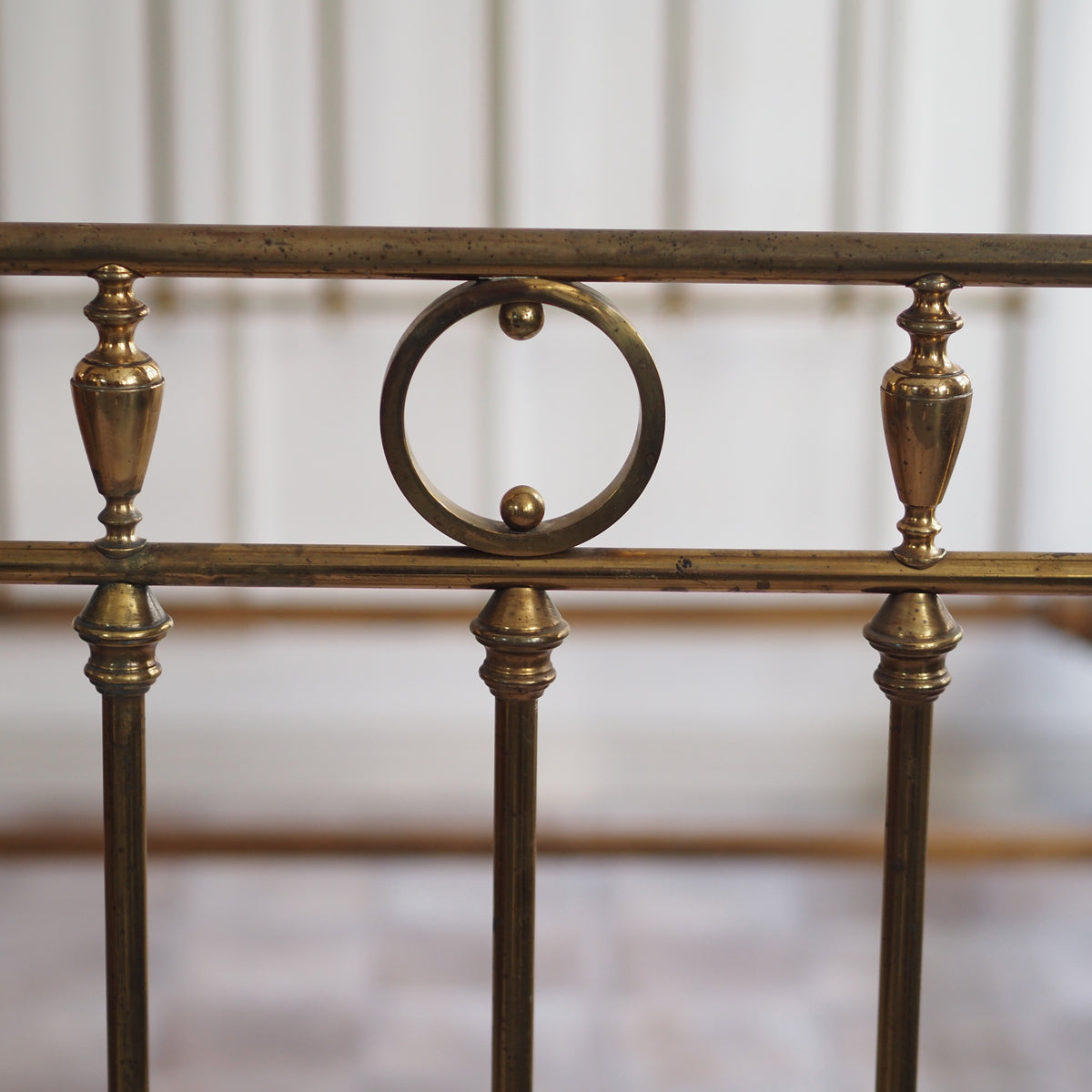 Messingbett antik um 1900 mit Ringdekor