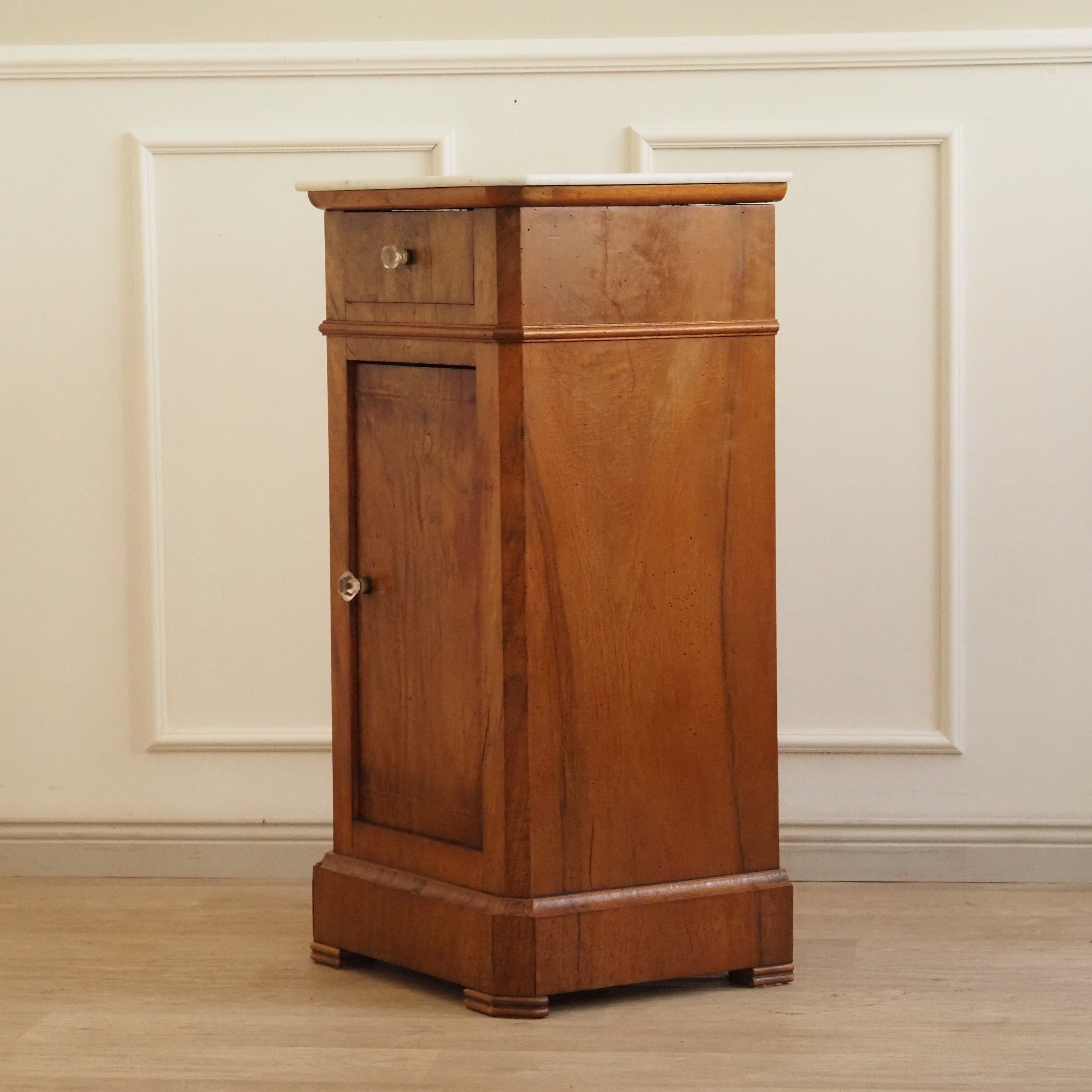 Louis-Philippe Nachttisch Wurzelnussbaum mit Marmorplatte um 1860 - Nachtschrank antik