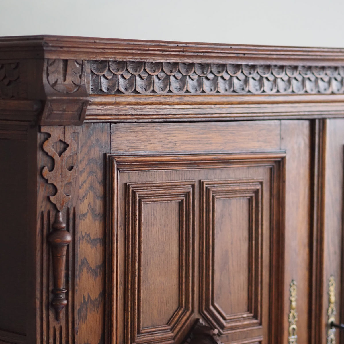 Neorenaissance Bücherschrank Eiche um 1890